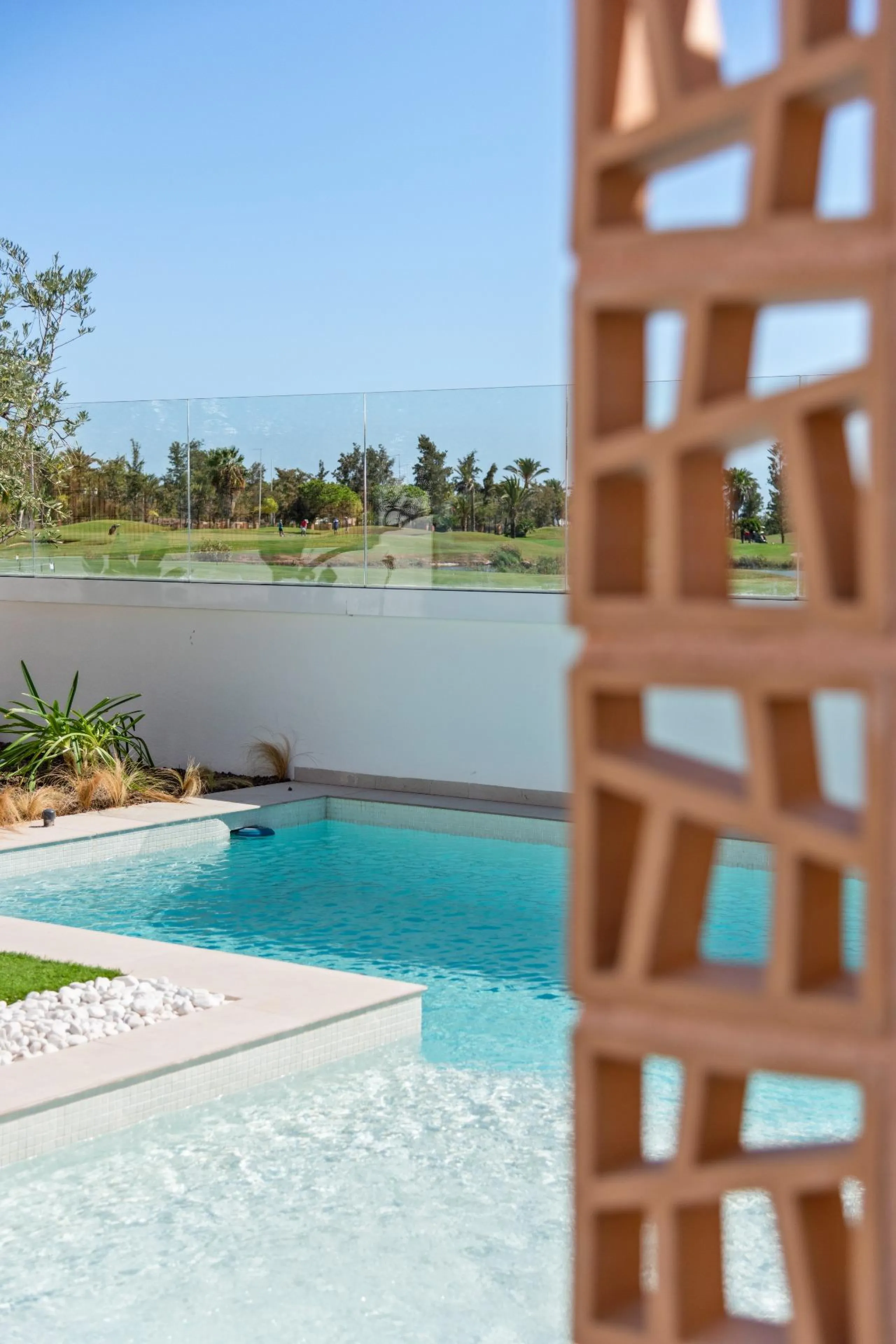 NEW BUILD VILLA IN LOS ALCÁZARES WITH VIEWS TO MAR MENOR. WITH PRIVATE POOL AND PARKING. 3 BEDROOMS. 2 BATHROOMS. PLOT 297 M2.