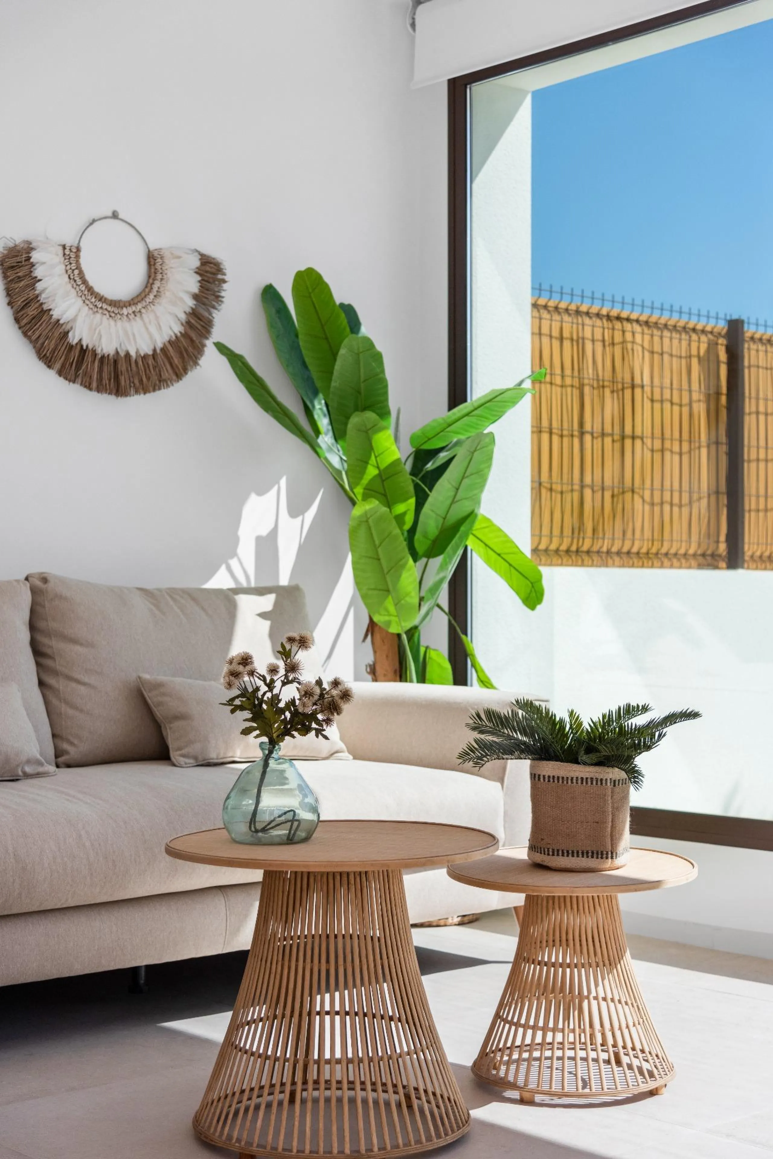 NEW BUILD VILLA IN LOS ALCÁZARES WITH VIEWS TO MAR MENOR. WITH PRIVATE POOL AND PARKING. 3 BEDROOMS. 2 BATHROOMS. PLOT 297 M2.