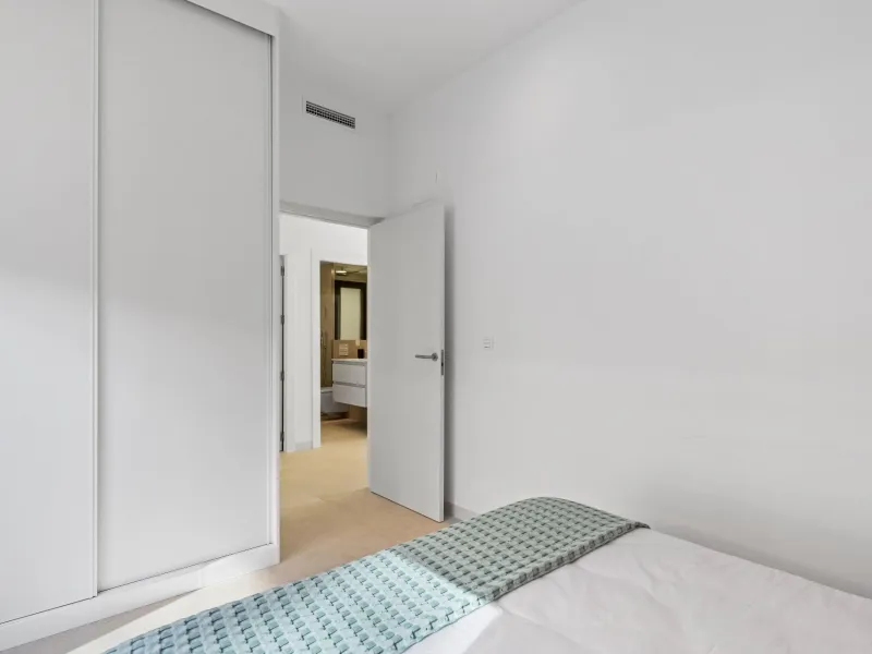 NEW BUILD VILLA IN LOS ALCÁZARES WITH VIEWS TO MAR MENOR. WITH PRIVATE POOL AND PARKING. 3 BEDROOMS. 2 BATHROOMS. PLOT 297 M2.