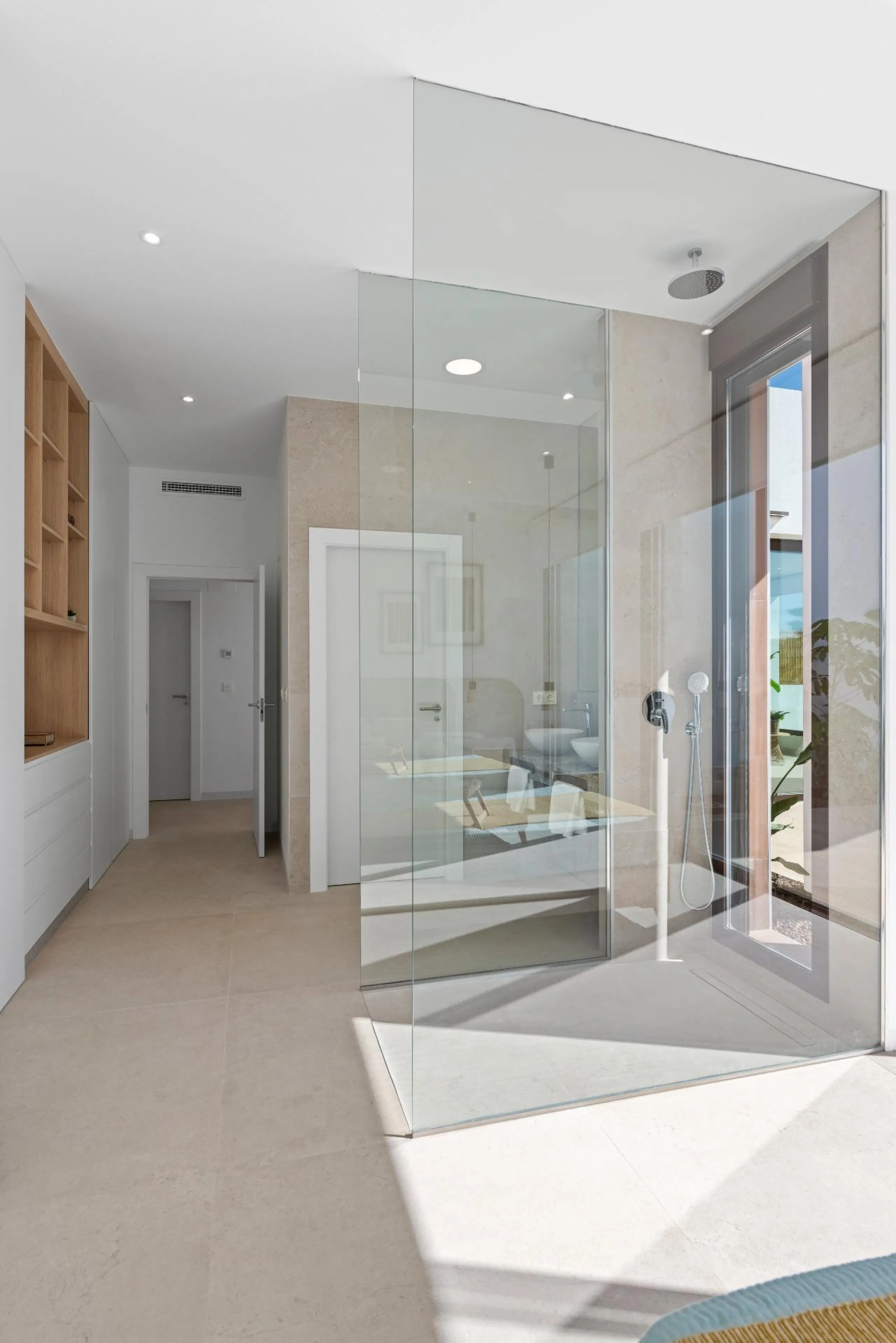 NEW BUILD VILLA IN LOS ALCÁZARES WITH VIEWS TO MAR MENOR. WITH PRIVATE POOL AND PARKING. 3 BEDROOMS. 2 BATHROOMS. PLOT 297 M2.