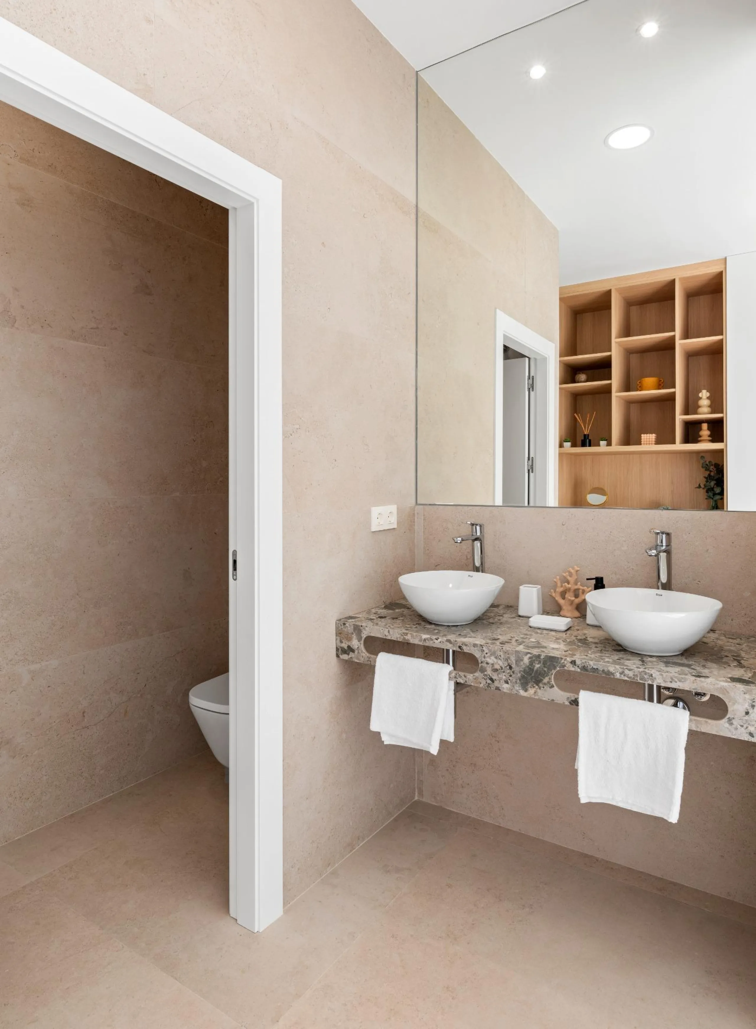 NEW BUILD VILLA IN LOS ALCÁZARES WITH VIEWS TO MAR MENOR. WITH PRIVATE POOL AND PARKING. 3 BEDROOMS. 2 BATHROOMS. PLOT 297 M2.