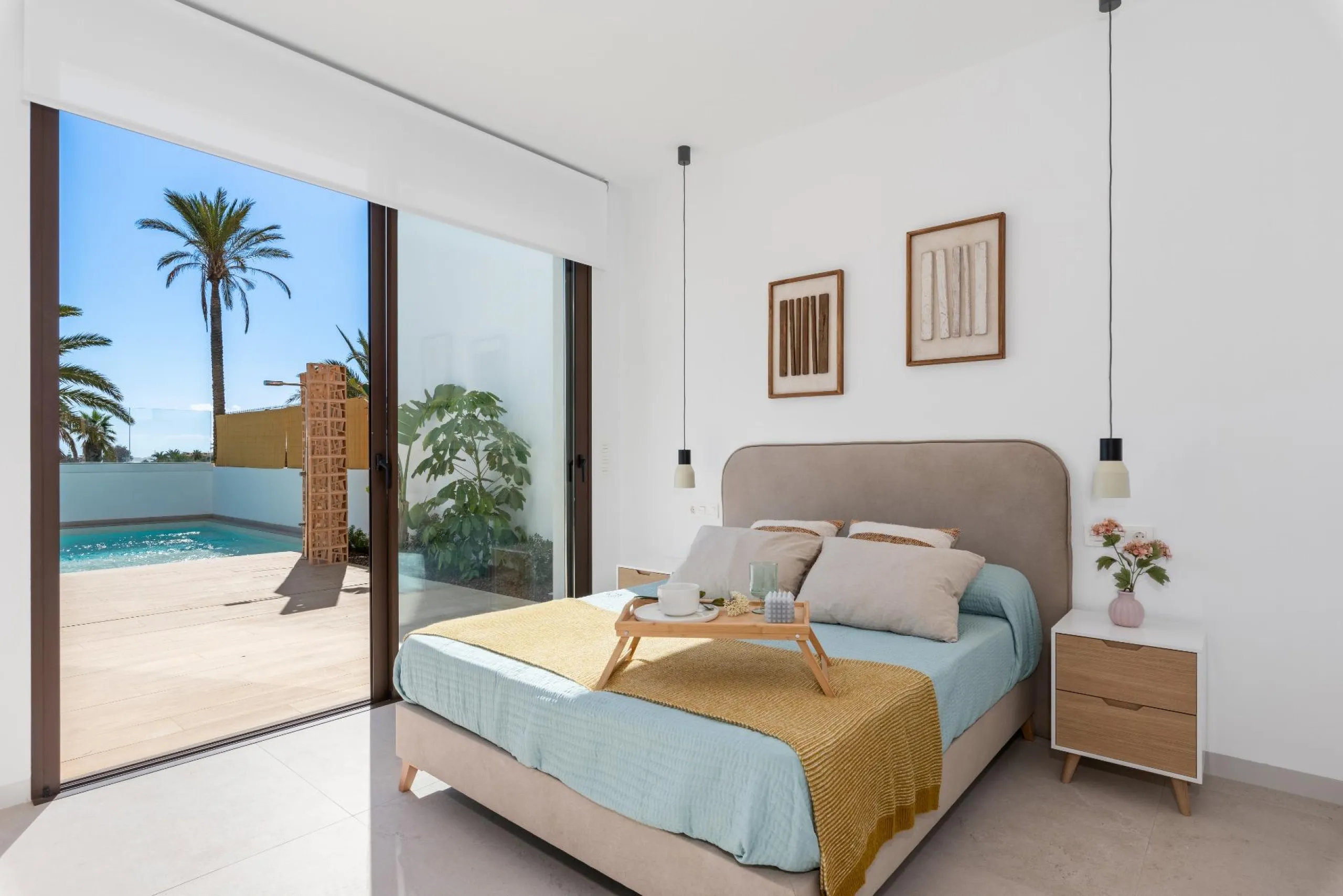 NEW BUILD VILLA IN LOS ALCÁZARES WITH VIEWS TO MAR MENOR. WITH PRIVATE POOL AND PARKING. 3 BEDROOMS. 2 BATHROOMS. PLOT 297 M2.
