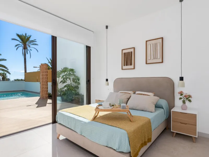NEW BUILD VILLA IN LOS ALCÁZARES WITH VIEWS TO MAR MENOR. WITH PRIVATE POOL AND PARKING. 3 BEDROOMS. 2 BATHROOMS. PLOT 297 M2.