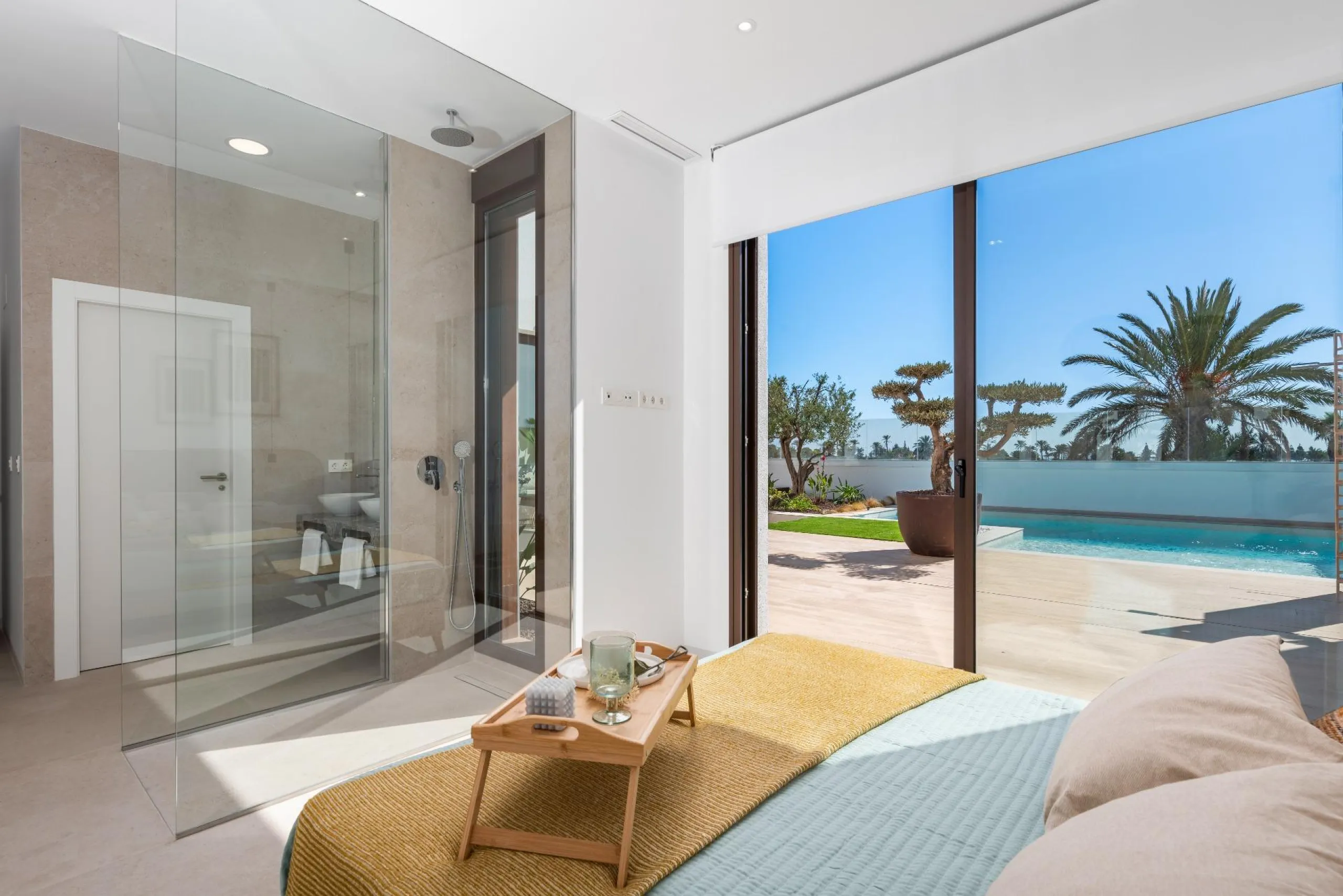 NEW BUILD VILLA IN LOS ALCÁZARES WITH VIEWS TO MAR MENOR. WITH PRIVATE POOL AND PARKING. 3 BEDROOMS. 2 BATHROOMS. PLOT 297 M2.