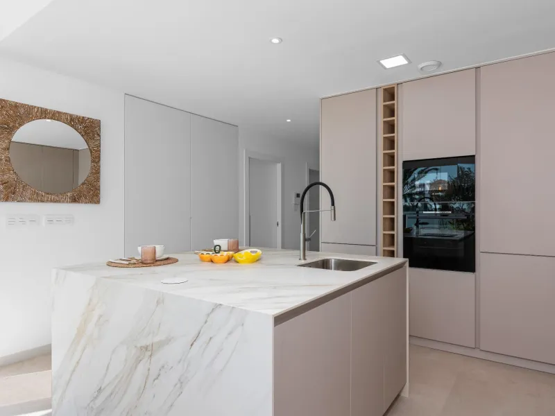 NEW BUILD VILLA IN LOS ALCÁZARES WITH VIEWS TO MAR MENOR. WITH PRIVATE POOL AND PARKING. 3 BEDROOMS. 2 BATHROOMS. PLOT 297 M2.