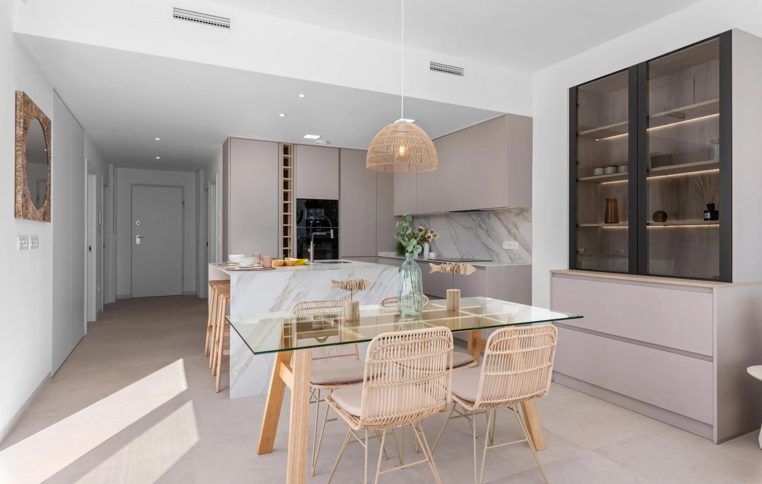 NEW BUILD VILLA IN LOS ALCÁZARES WITH VIEWS TO MAR MENOR. WITH PRIVATE POOL AND PARKING. 3 BEDROOMS. 2 BATHROOMS. PLOT 297 M2.