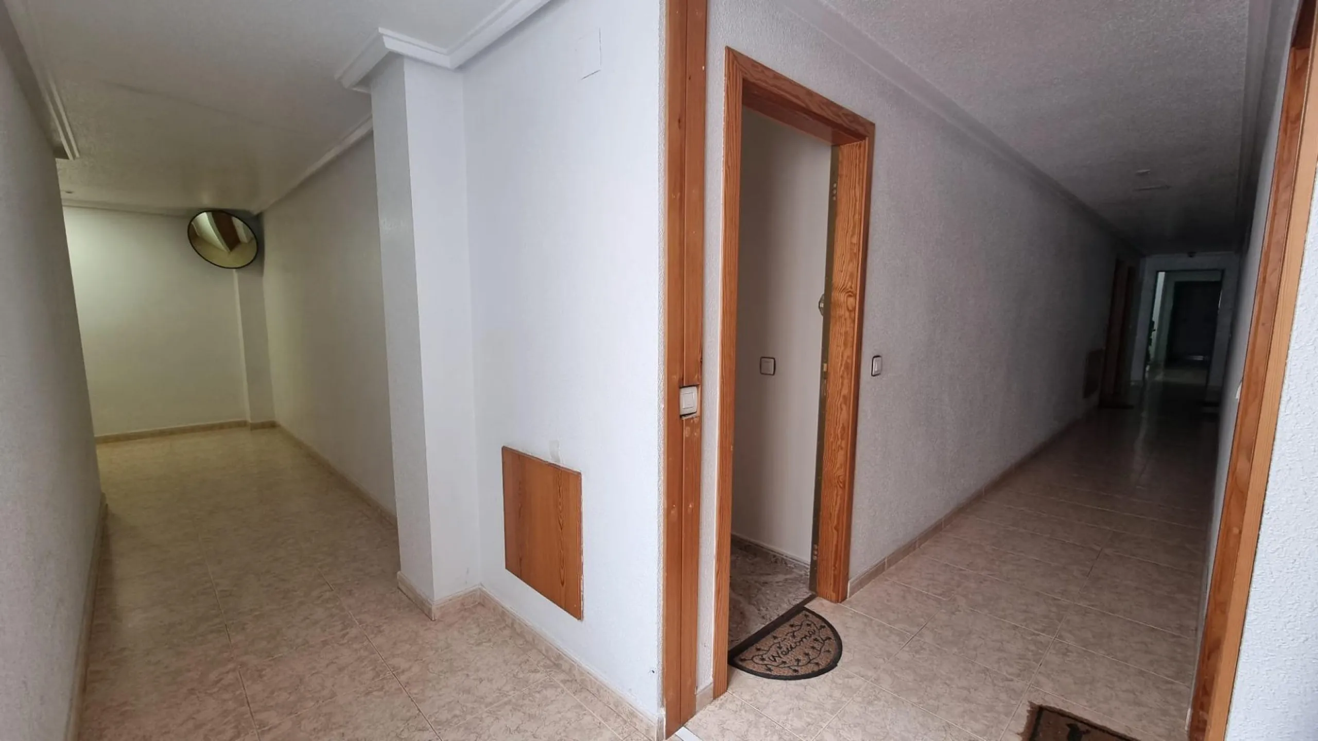Apartamento semireformado a escasos metros de la playa !