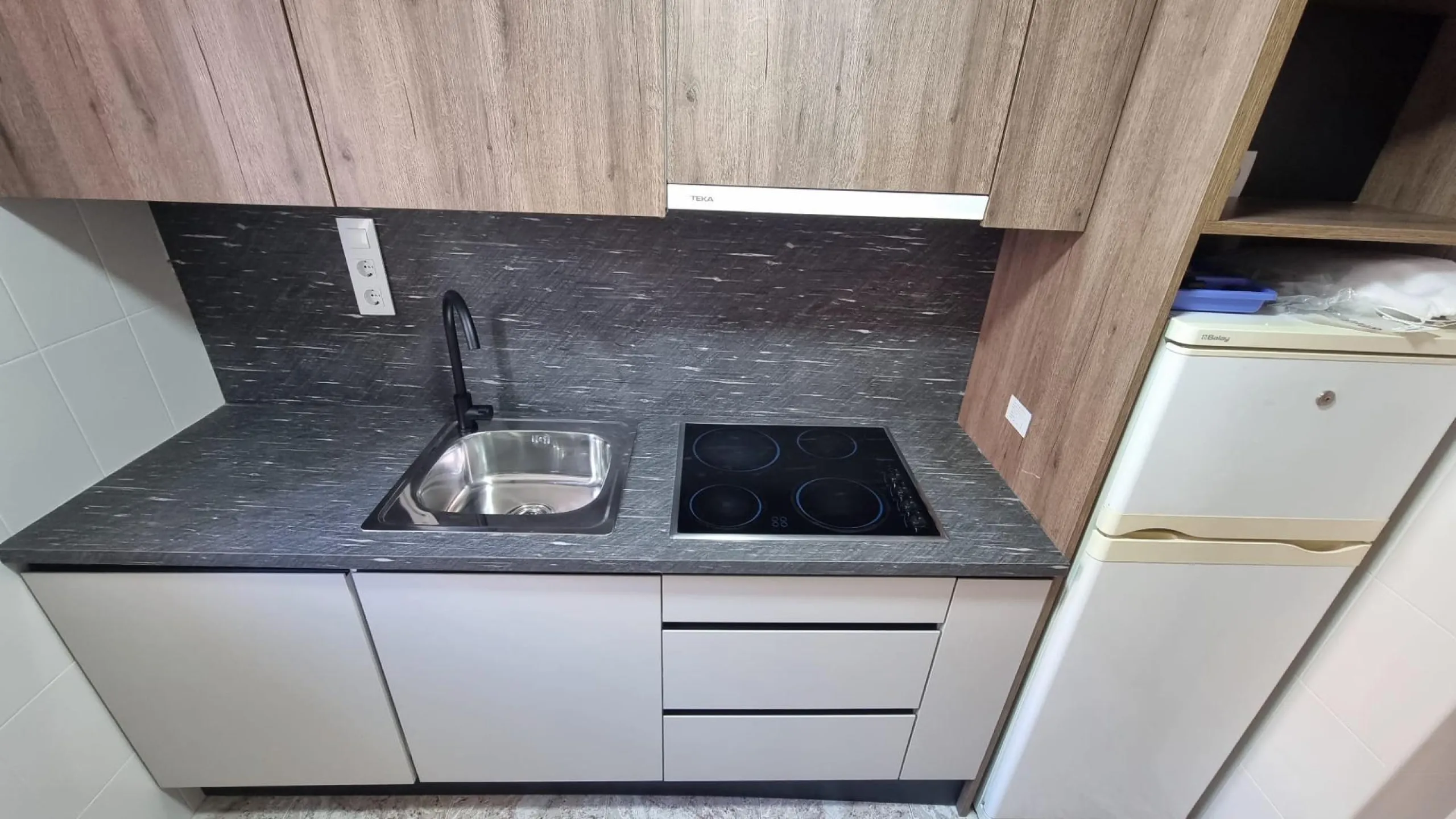 Apartamento semireformado a escasos metros de la playa !