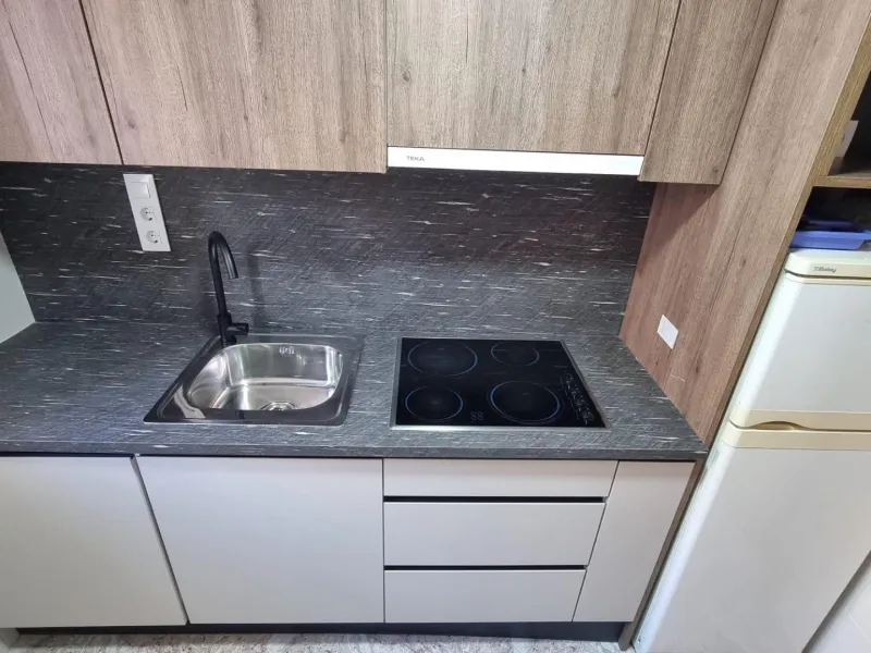 Apartamento semireformado a escasos metros de la playa !