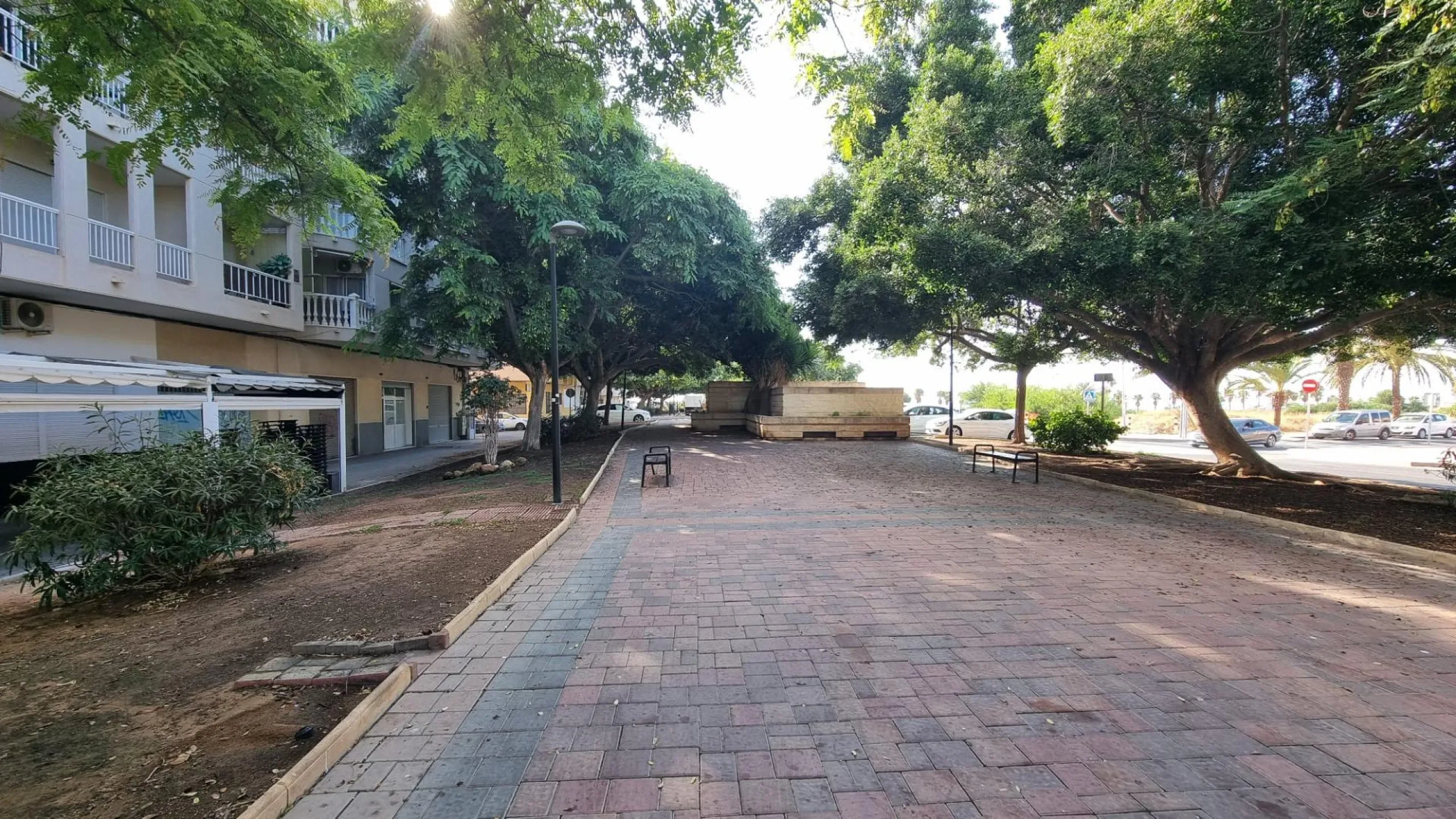 Apartamento semireformado a escasos metros de la playa !