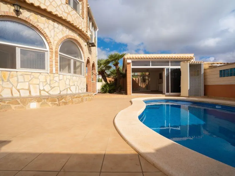 🏡 Oportunidad única en Orihuela Costa – La Florida