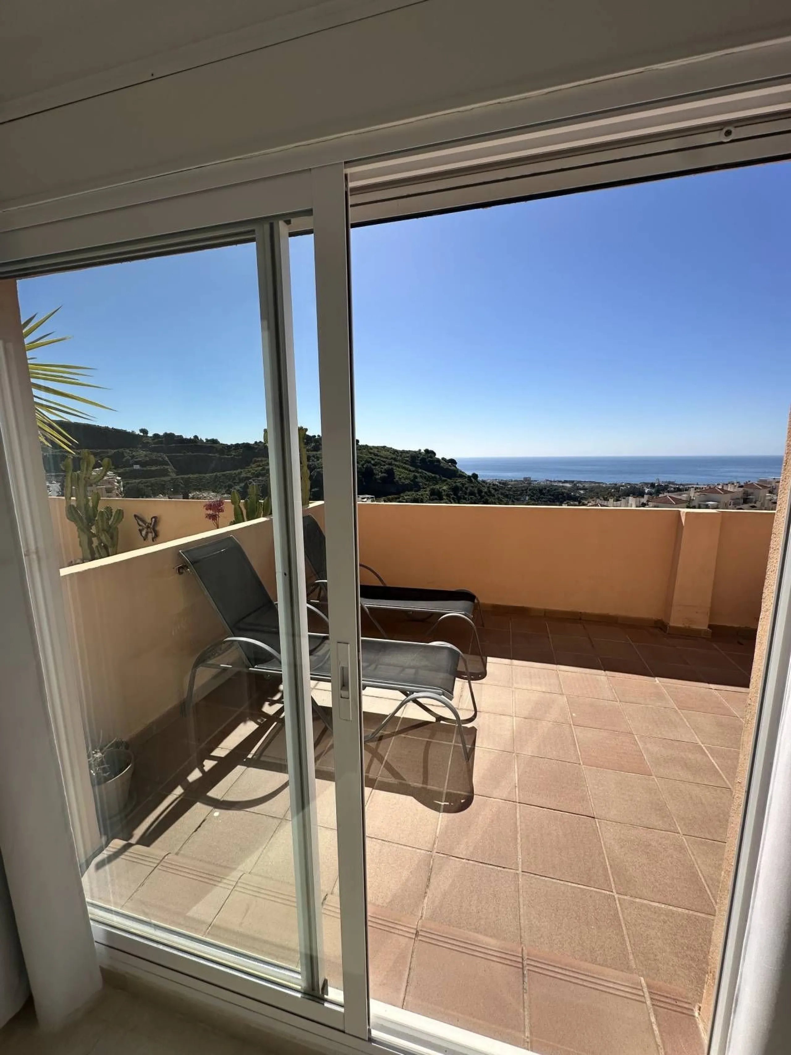 Atemberaubende 2-Zimmer-Wohnung mit Meerblick, privatem Tiefgaragenstellplatz und Abstellraum – Bellavista Hills 2, Calahonda – 349.000 €