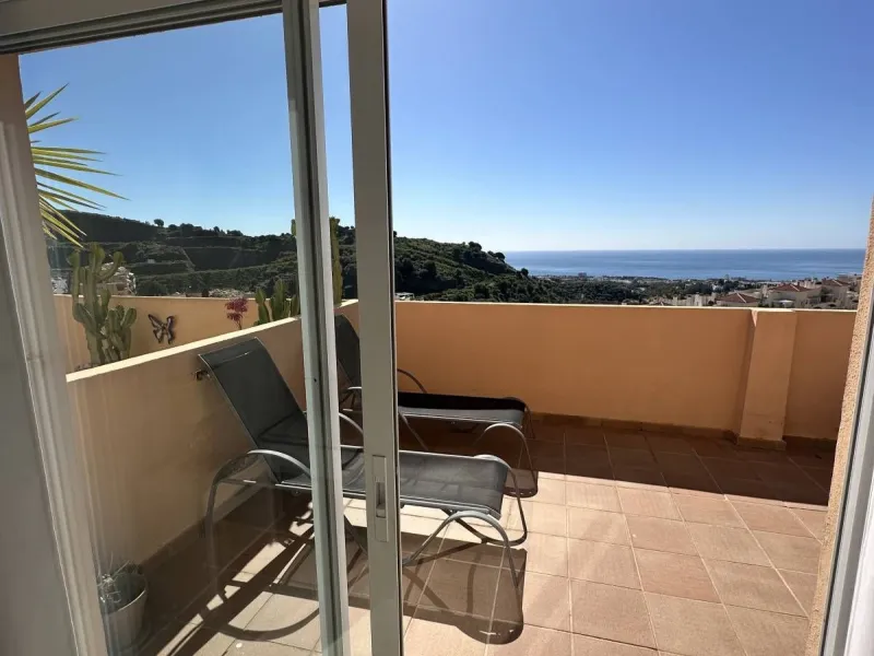 Atemberaubende 2-Zimmer-Wohnung mit Meerblick, privatem Tiefgaragenstellplatz und Abstellraum – Bellavista Hills 2, Calahonda – 349.000 €