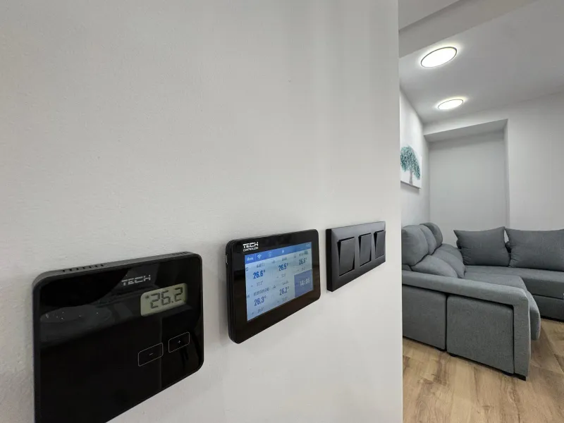 APARTAMENTO TOTALMENTE REFORMADO A 20 METROS DE PLAYA CON 100 M2 DE SUPERFICIE. 3 DORM. 1 BAÑOS.