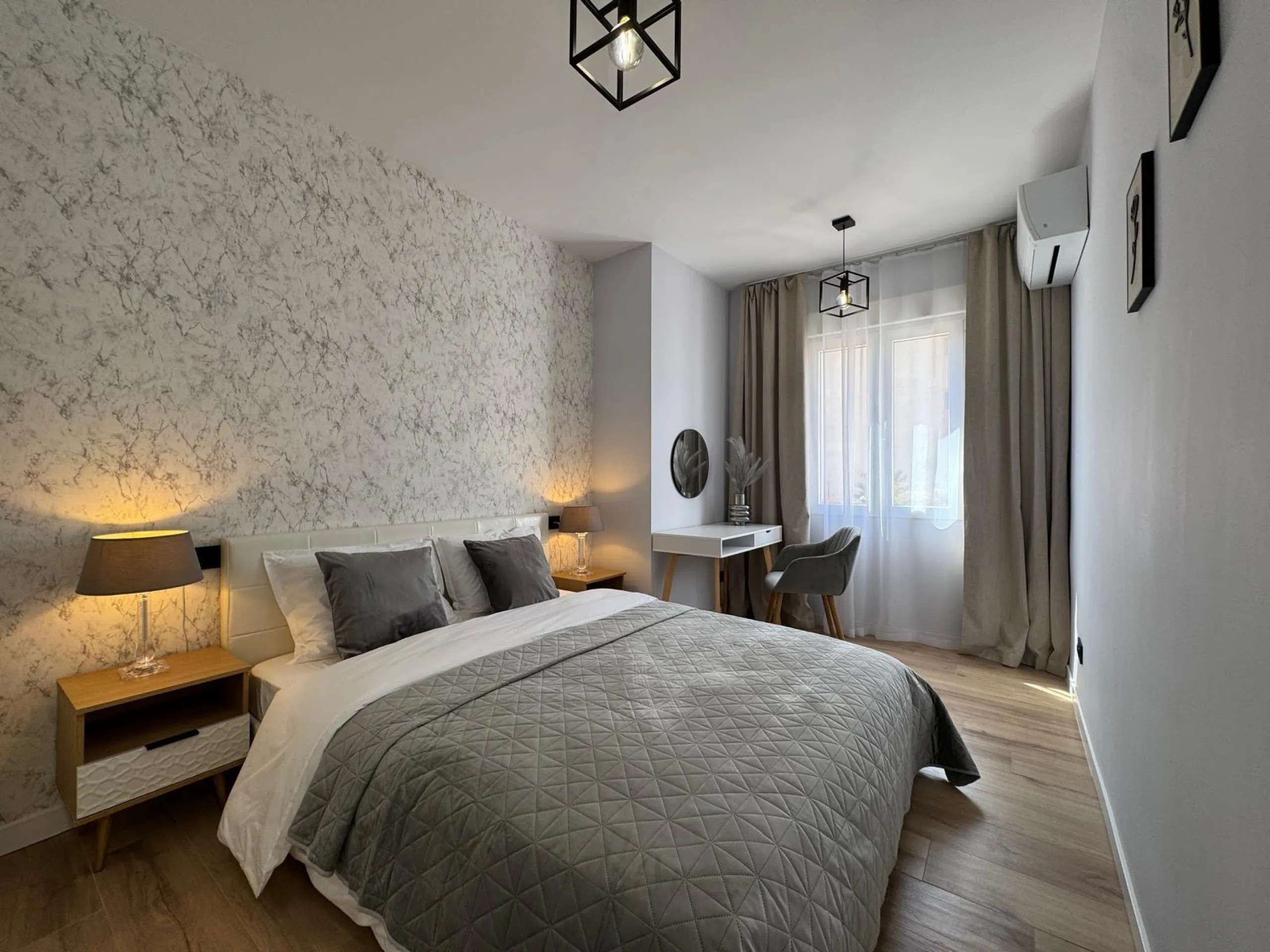 APARTAMENTO TOTALMENTE REFORMADO A 20 METROS DE PLAYA CON 100 M2 DE SUPERFICIE. 3 DORM. 1 BAÑOS.