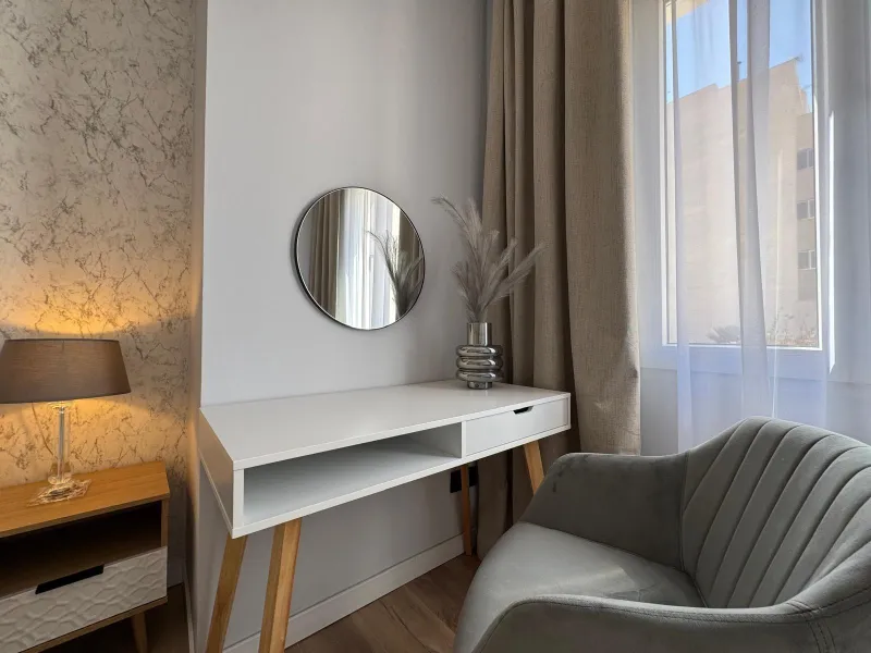 APARTAMENTO TOTALMENTE REFORMADO A 20 METROS DE PLAYA CON 100 M2 DE SUPERFICIE. 3 DORM. 1 BAÑOS.