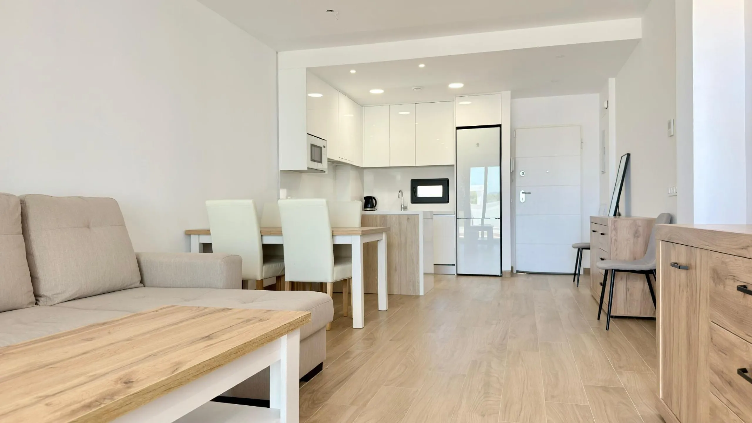 Penthouse de Élite en Mirador Hills Resort, Finestrat — ¡Vida en la Cima!