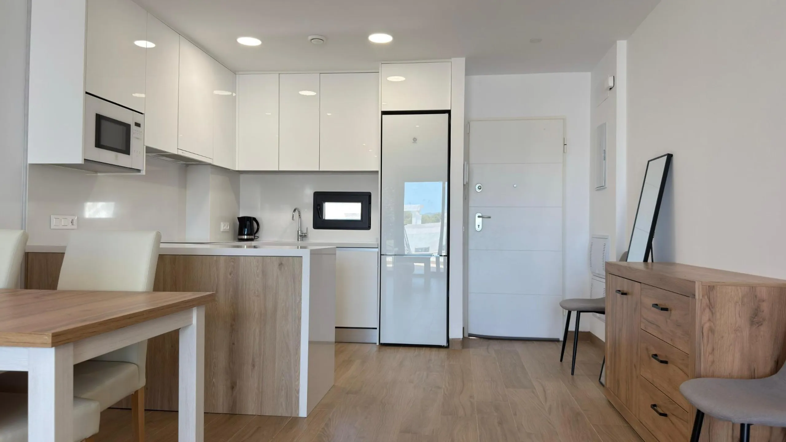 Penthouse de Élite en Mirador Hills Resort, Finestrat — ¡Vida en la Cima!