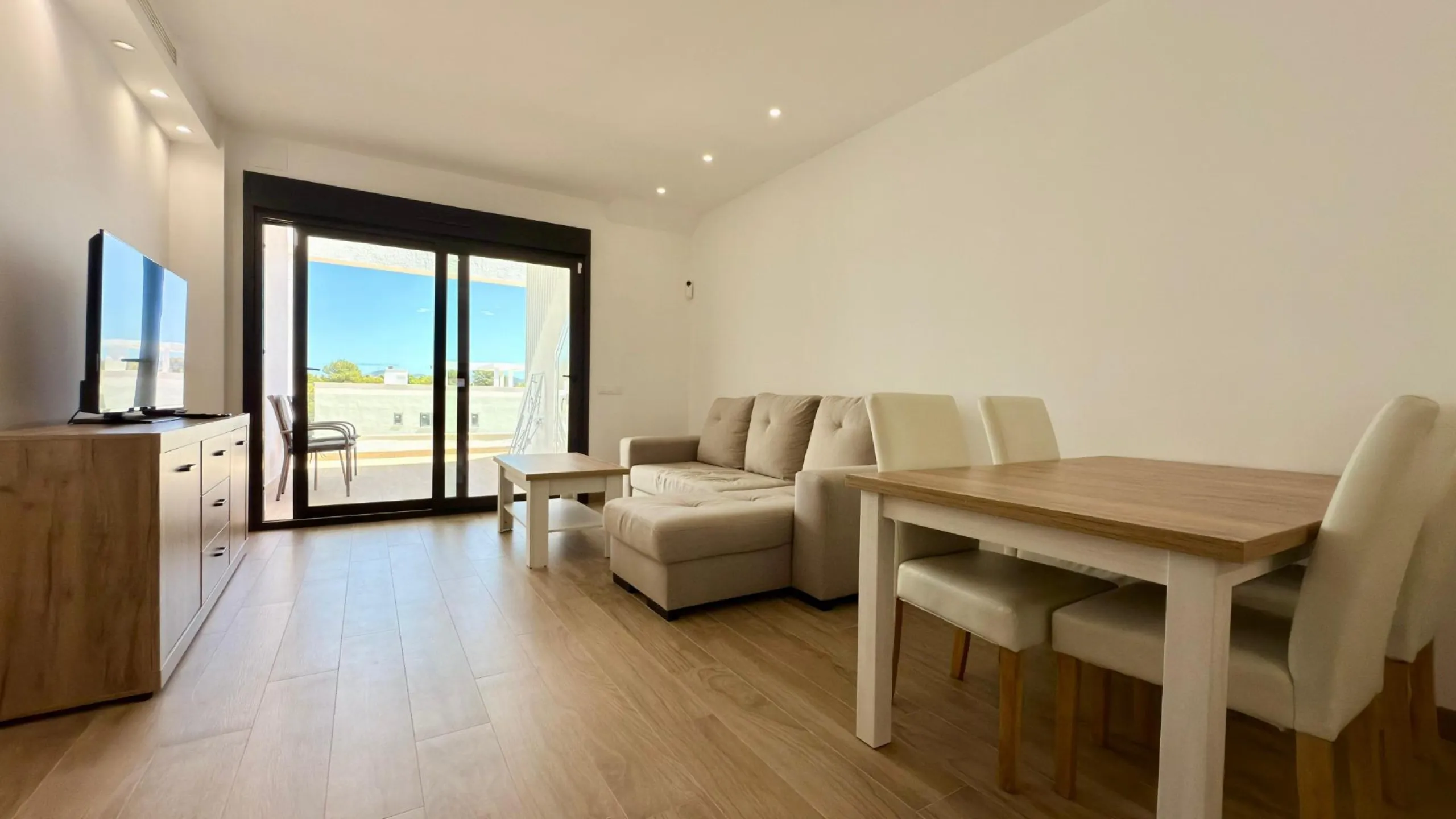 Penthouse de Élite en Mirador Hills Resort, Finestrat — ¡Vida en la Cima!