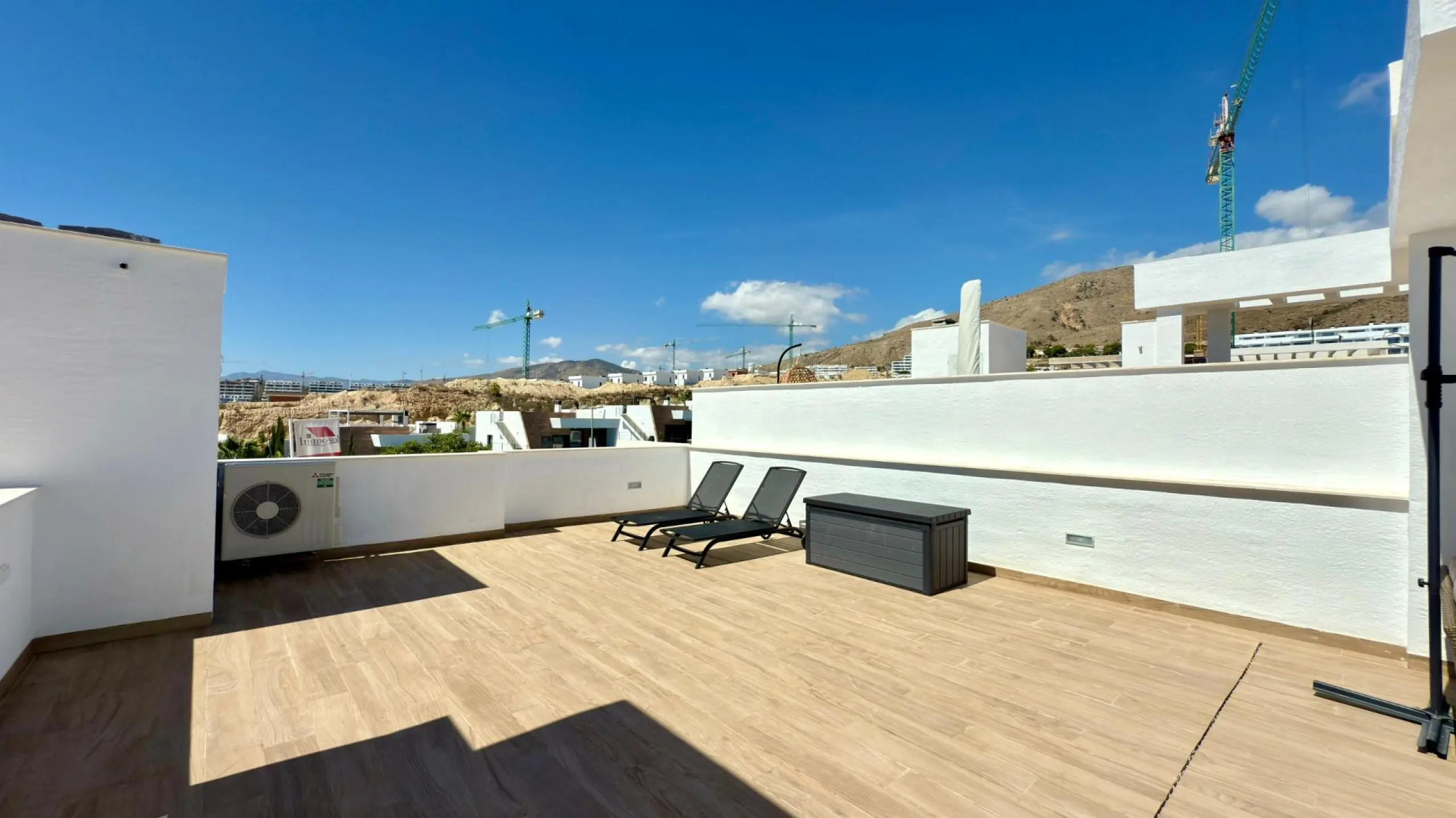 Penthouse de Élite en Mirador Hills Resort, Finestrat — ¡Vida en la Cima!