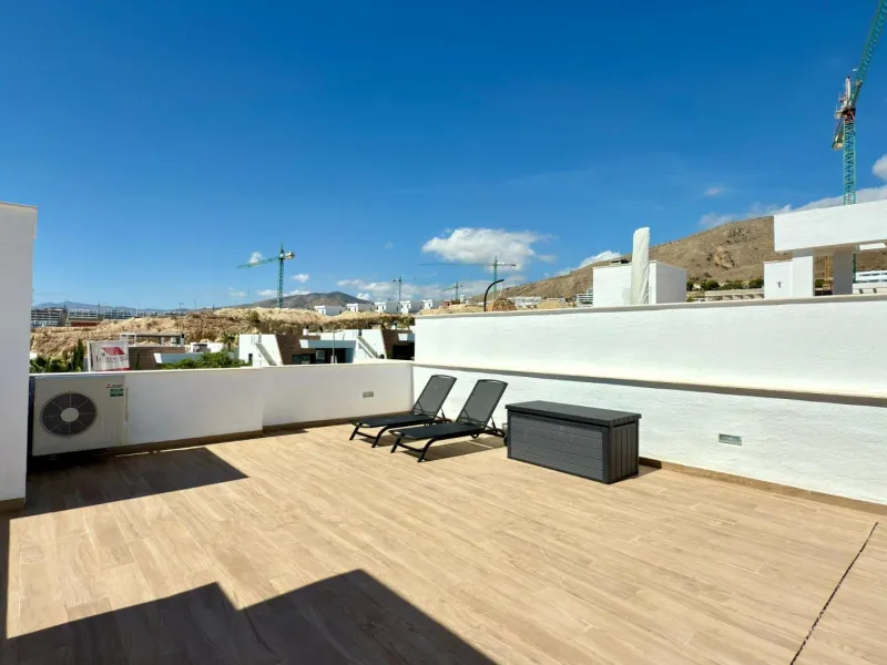 Penthouse de Élite en Mirador Hills Resort, Finestrat — ¡Vida en la Cima!
