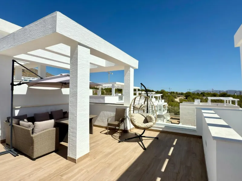 Penthouse de Élite en Mirador Hills Resort, Finestrat — ¡Vida en la Cima!