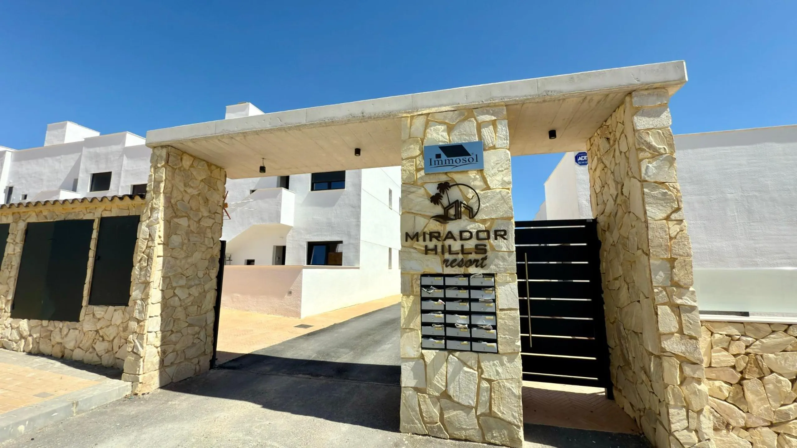 Penthouse de Élite en Mirador Hills Resort, Finestrat — ¡Vida en la Cima!