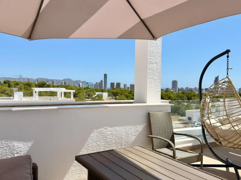 Penthouse de Élite en Mirador Hills Resort, Finestrat — ¡Vida en la Cima!