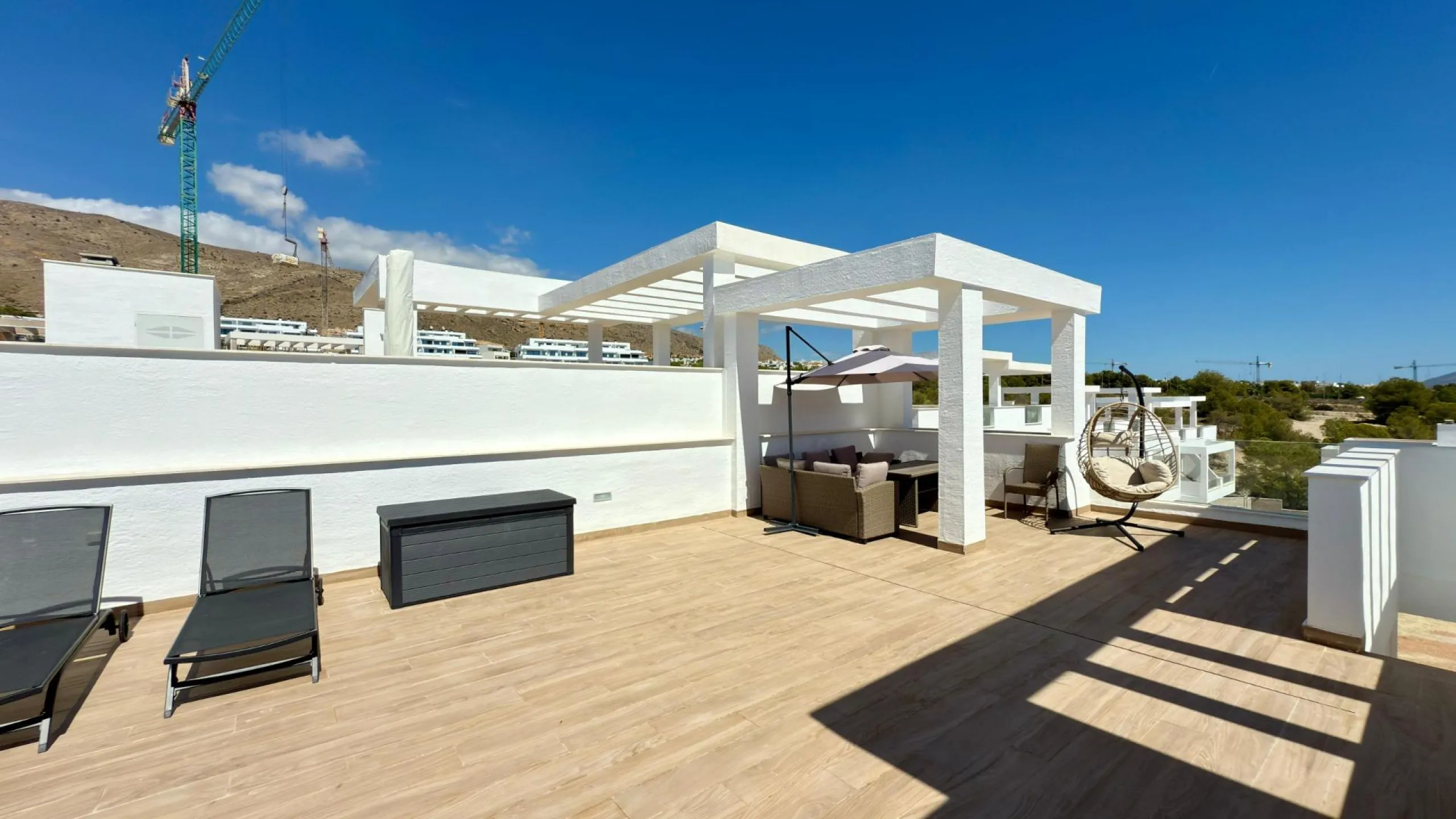 Penthouse de Élite en Mirador Hills Resort, Finestrat — ¡Vida en la Cima!
