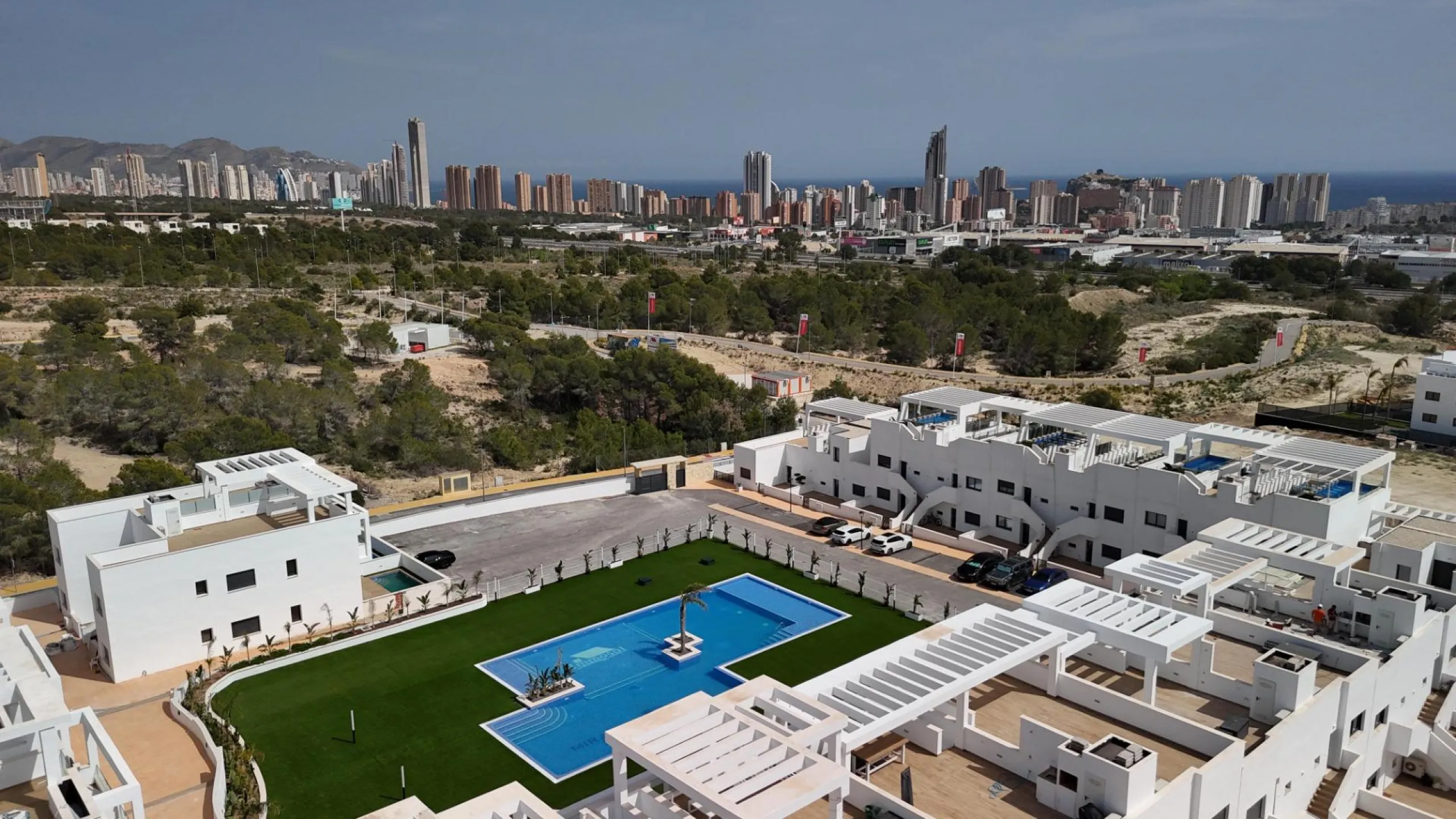 Penthouse de Élite en Mirador Hills Resort, Finestrat — ¡Vida en la Cima!