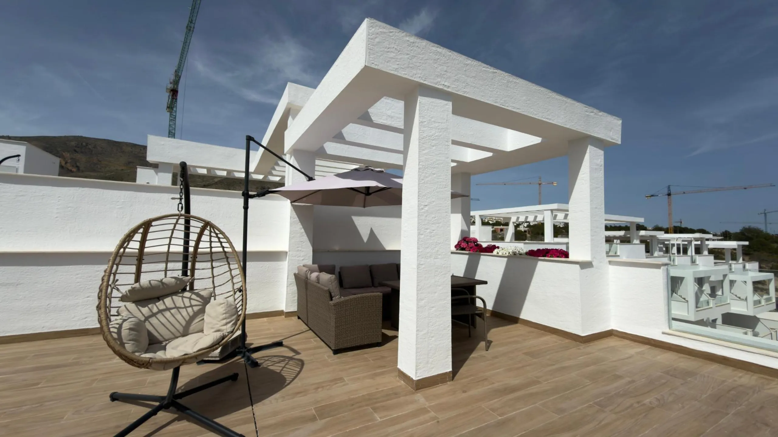 Penthouse de Élite en Mirador Hills Resort, Finestrat — ¡Vida en la Cima!