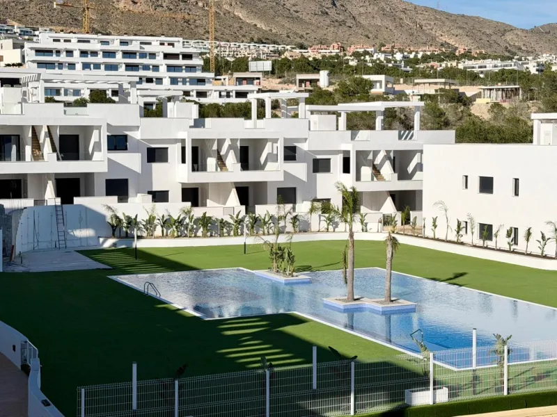Penthouse de Élite en Mirador Hills Resort, Finestrat — ¡Vida en la Cima!