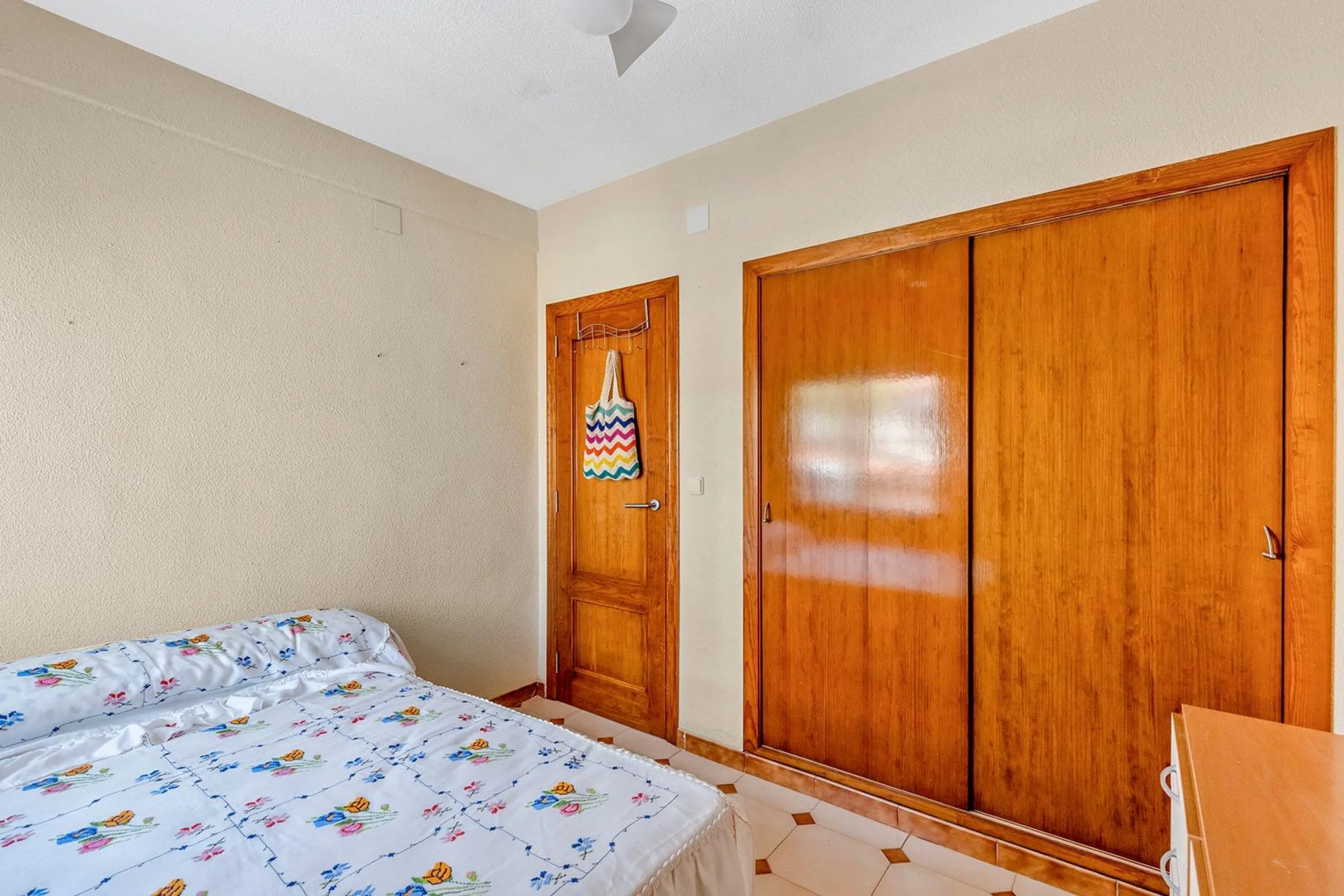 VILLA EN PUNTA PRIMA A 100 METROS DE PLAYA CON SUPERFICIE 212 M2. CON PARCELA DE 442 M2. CON PISCINA PRIVADA.