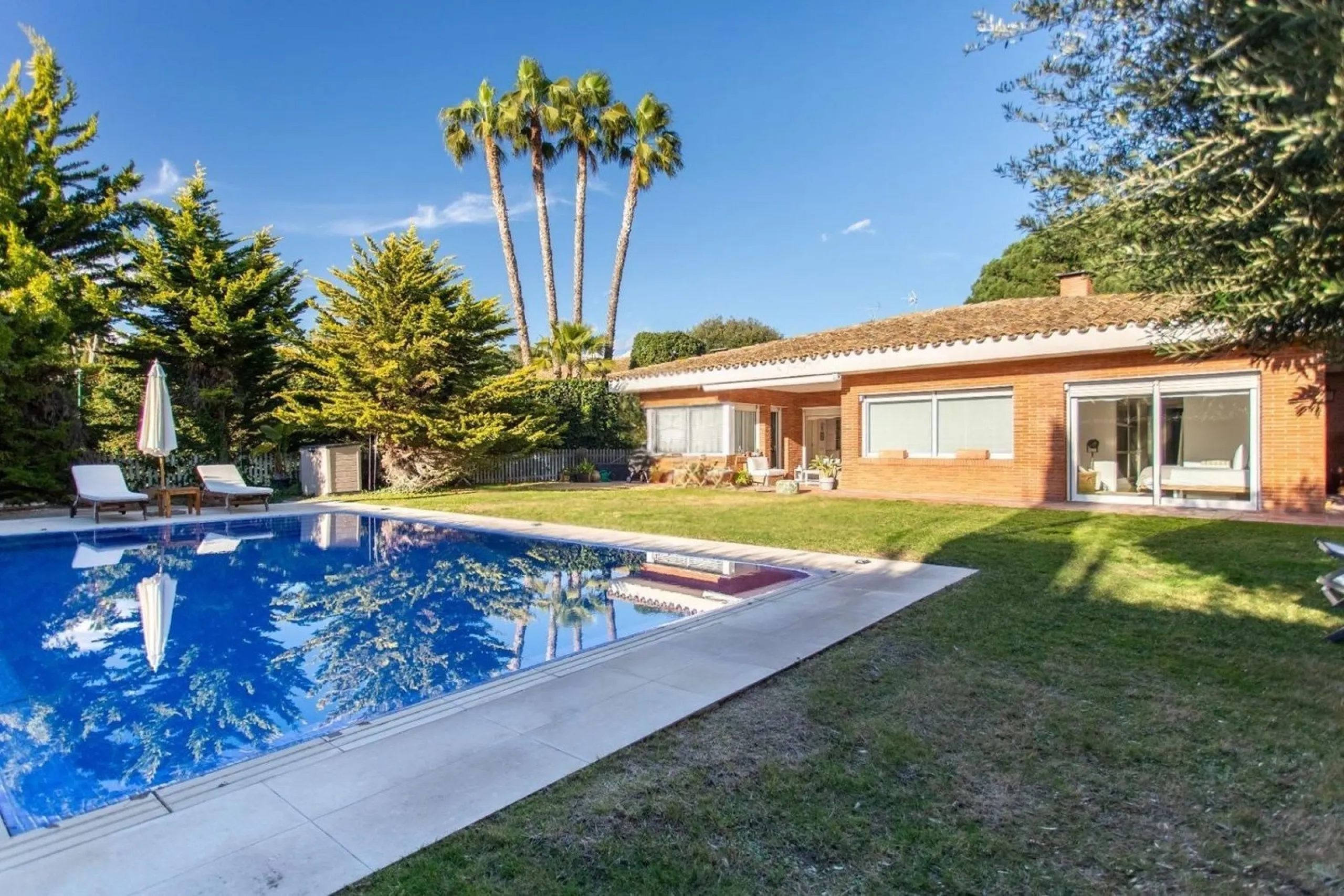 Vivienda unifamiliar de lujo con piscina en Sant Vicenc de Montalt, Barcelona