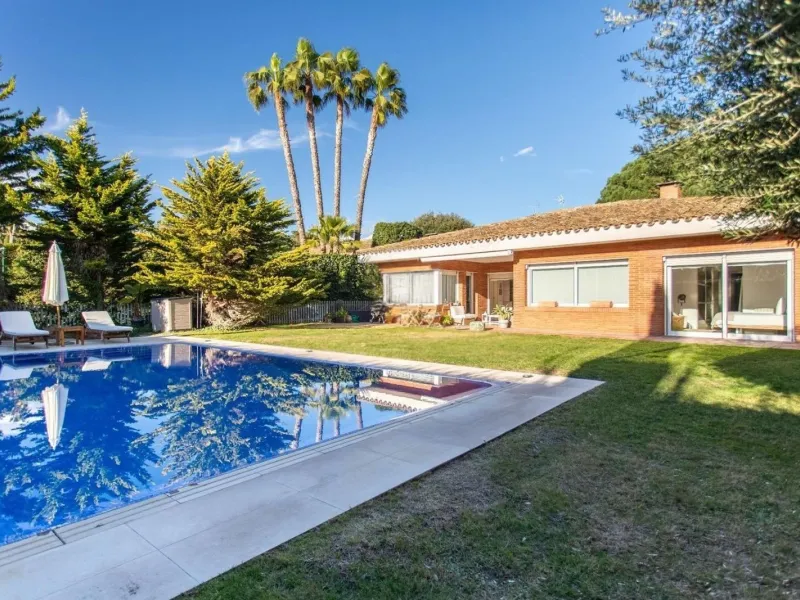Vivienda unifamiliar de lujo con piscina en Sant Vicenc de Montalt, Barcelona