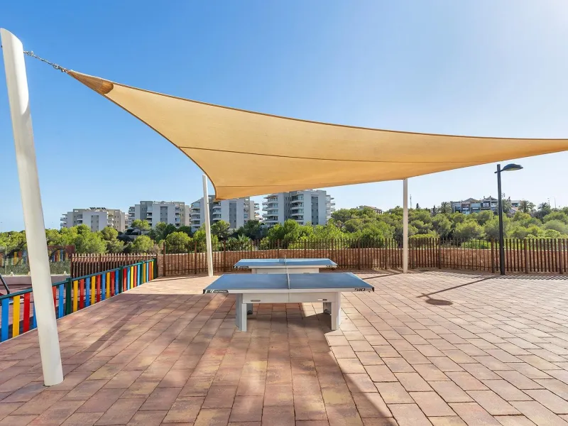 APARTAMENTO EN RESIDENCIAL GREEN HILS DE 2 DORM. 2 BAÑOS. PARKING INCLUIDO. PISCINA. GYM. SUPERFICIE 93 M2.