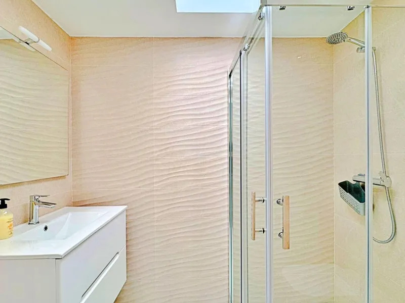 BUNGALOW EN LOS BALCONES CON ENORME SOLARIUM. 3 DORM. 3 BAÑOS. 113 M2 SUPERFICIE. PISCINA COMUNITARIA.