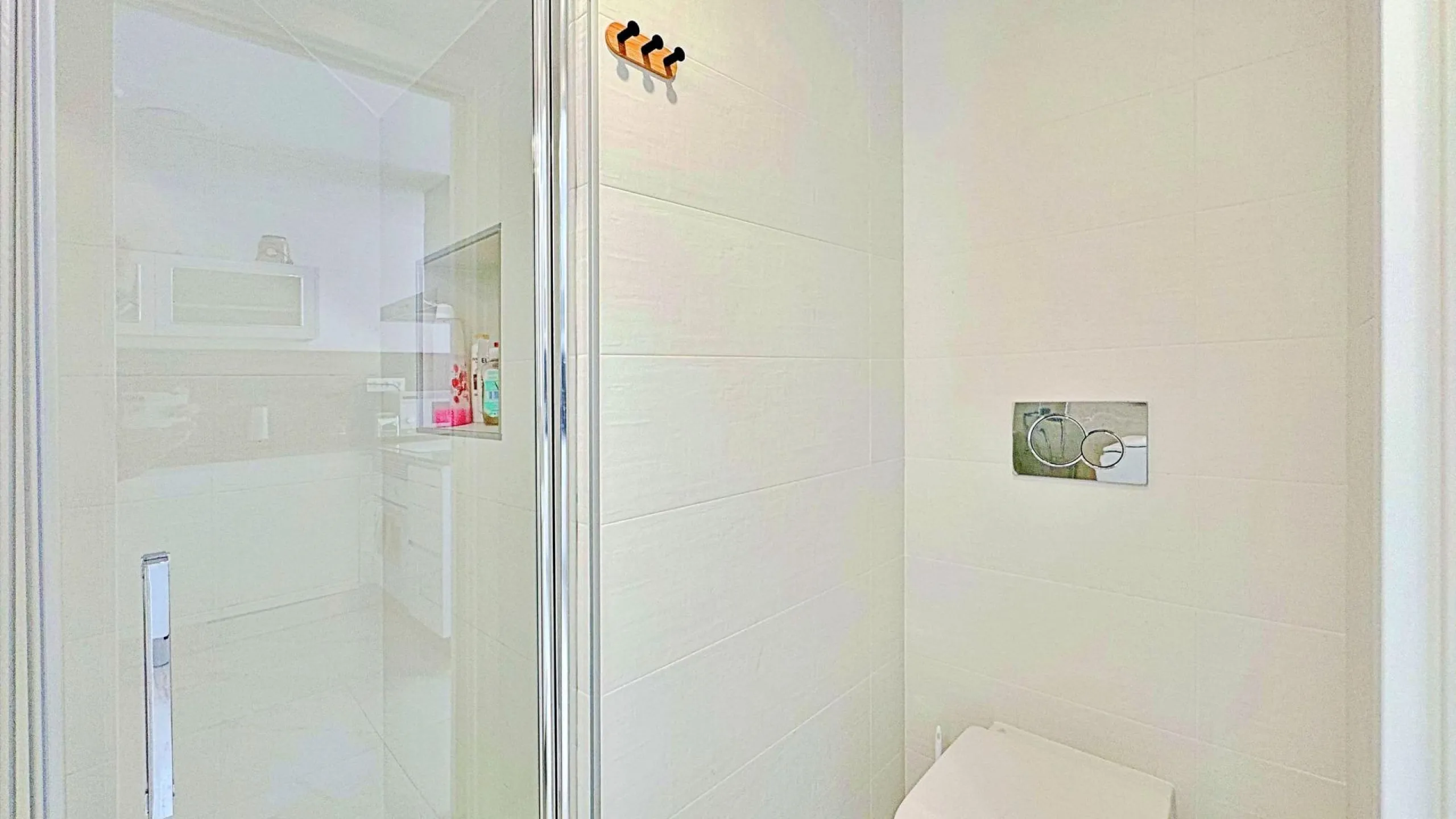 BUNGALOW EN LOS BALCONES CON ENORME SOLARIUM. 3 DORM. 3 BAÑOS. 113 M2 SUPERFICIE. PISCINA COMUNITARIA.