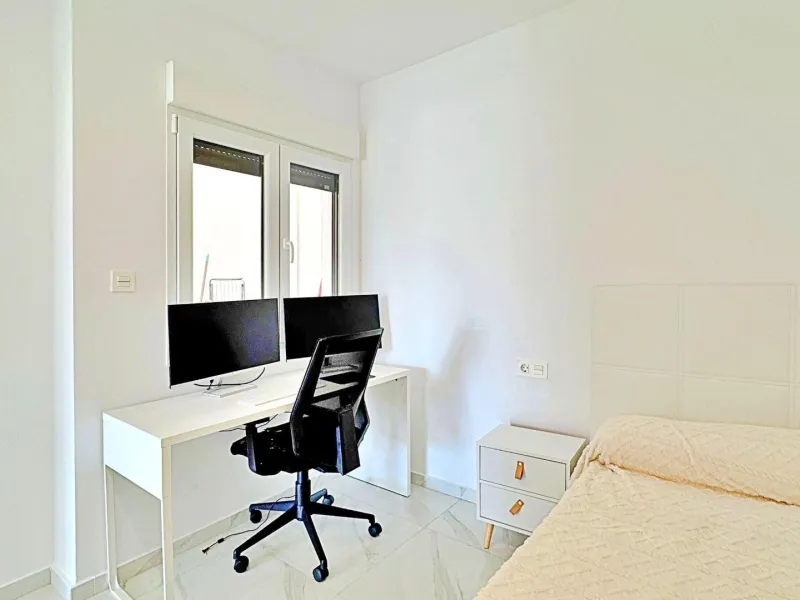 BUNGALOW EN LOS BALCONES CON ENORME SOLARIUM. 3 DORM. 3 BAÑOS. 113 M2 SUPERFICIE. PISCINA COMUNITARIA.