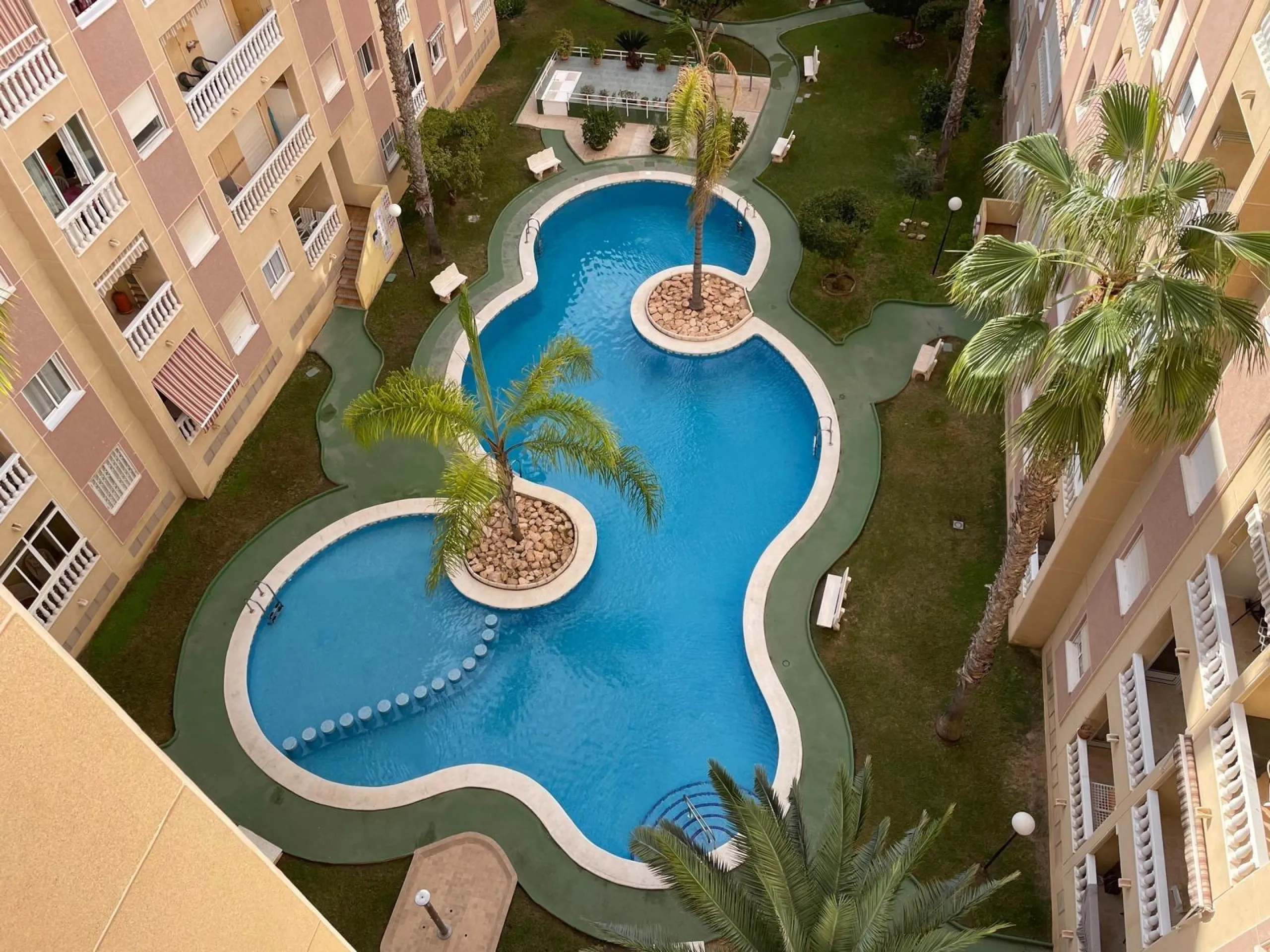 Charming Apartment in Torrevieja - Parque de las Naciones 🌞 2 bedrooms 1 bathroom with pool and garage