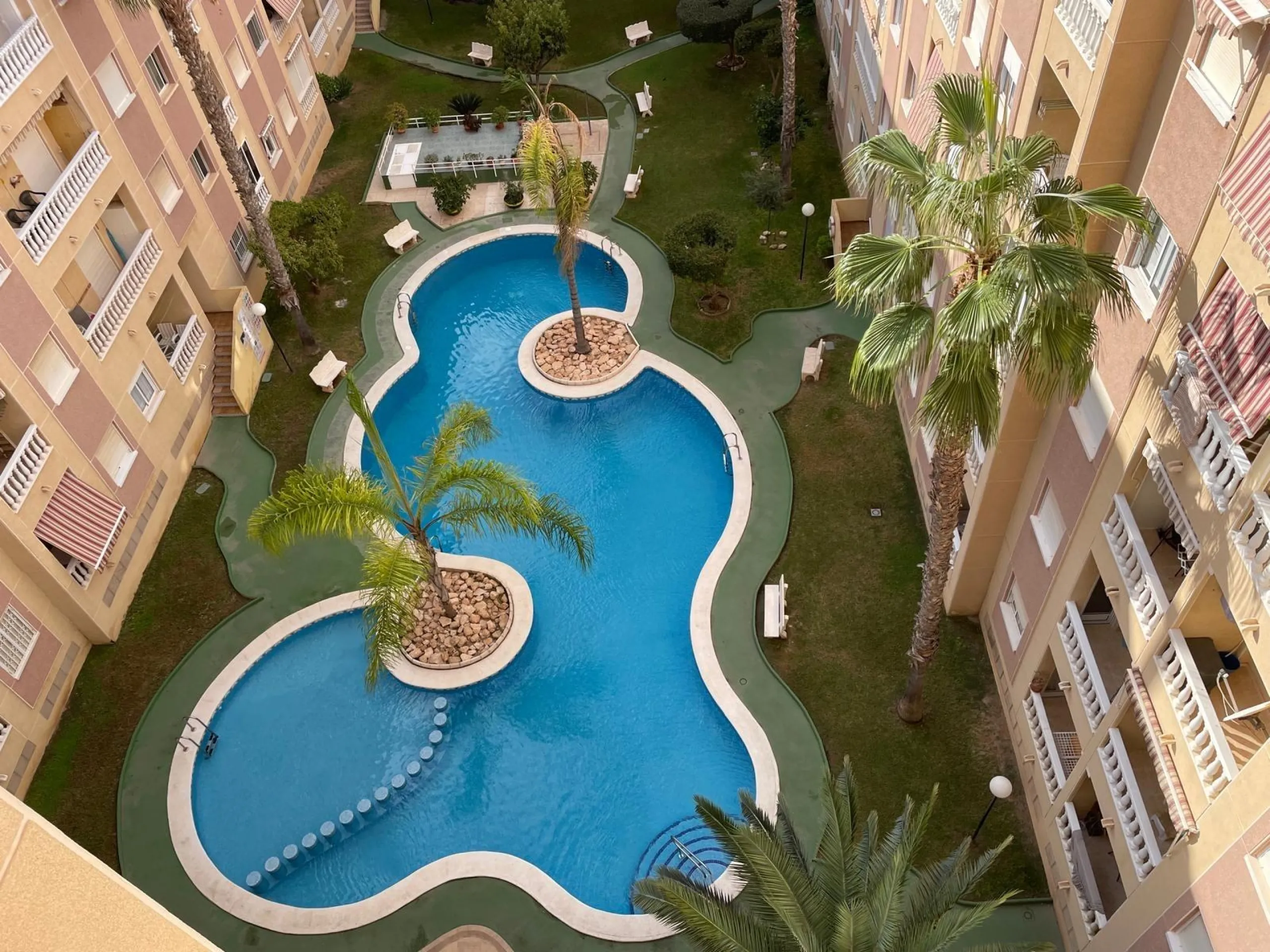 Charming Apartment in Torrevieja - Parque de las Naciones 🌞 2 bedrooms 1 bathroom with pool and garage