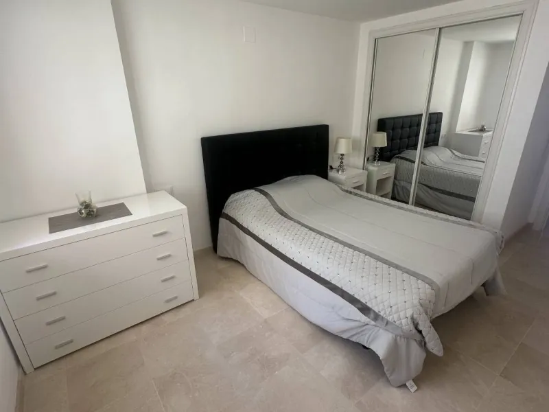 Atemberaubende 2-Zimmer-Wohnung mit Meerblick, privatem Tiefgaragenstellplatz und Abstellraum – Bellavista Hills 2, Calahonda – 349.000 €