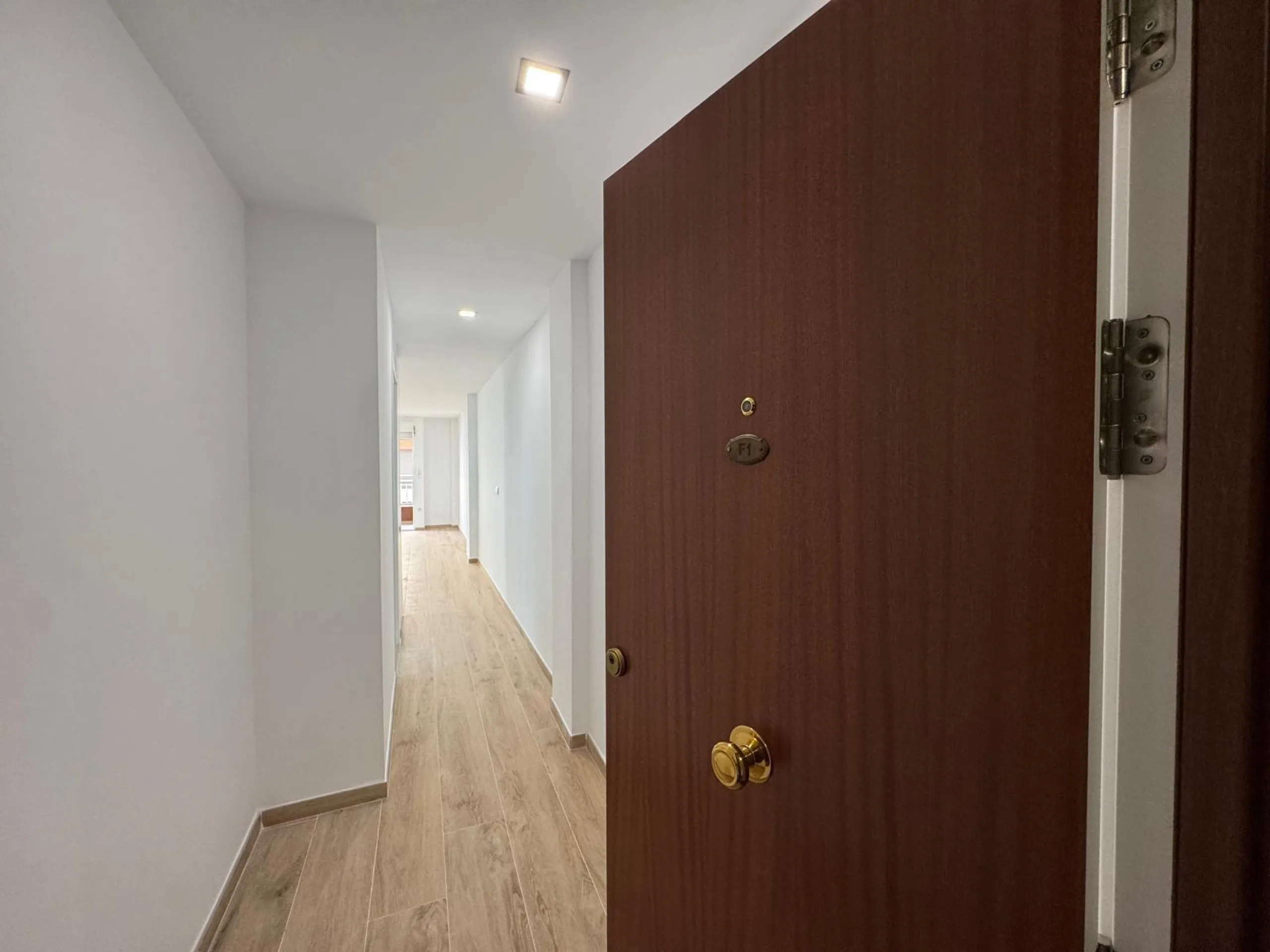 REFORMADO APARTAMENTO EN LA PRIMERA LINEA DE LA MATA CON VISTAS AL MAR. 3 DORM. 2 BAÑOS. SUPERFICIE 105 M2.