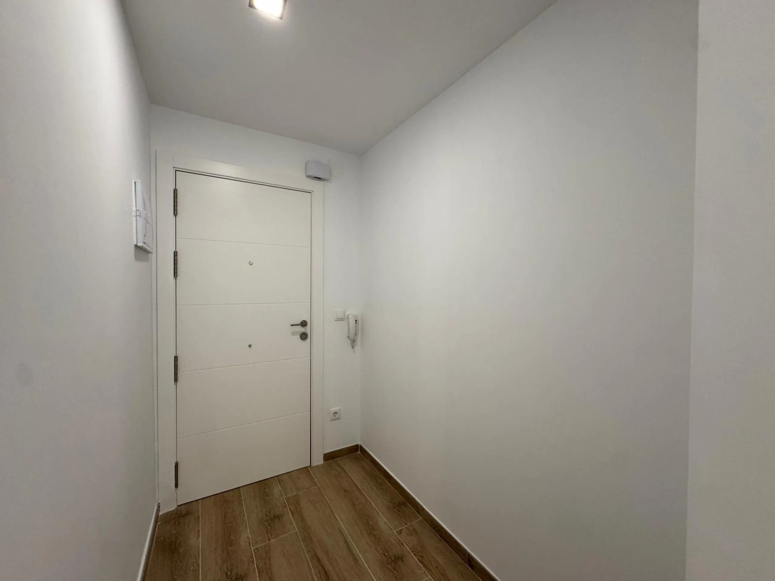 REFORMADO APARTAMENTO EN LA PRIMERA LINEA DE LA MATA CON VISTAS AL MAR. 3 DORM. 2 BAÑOS. SUPERFICIE 105 M2.