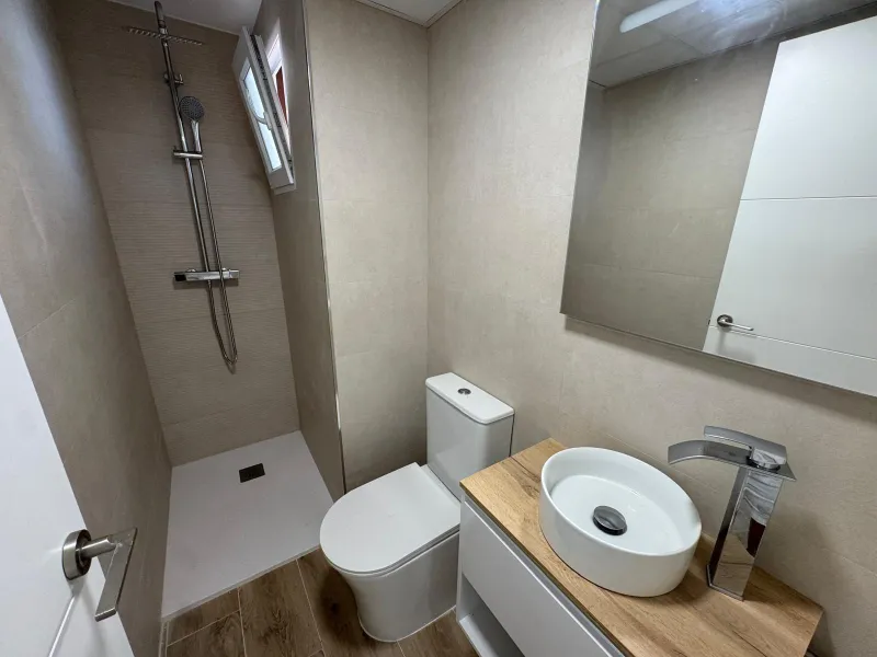 REFORMADO APARTAMENTO EN LA PRIMERA LINEA DE LA MATA CON VISTAS AL MAR. 3 DORM. 2 BAÑOS. SUPERFICIE 105 M2.