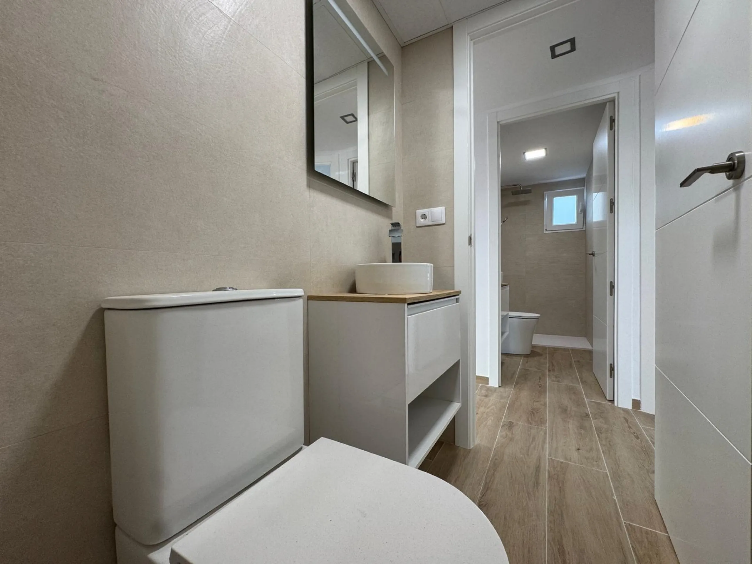 REFORMADO APARTAMENTO EN LA PRIMERA LINEA DE LA MATA CON VISTAS AL MAR. 3 DORM. 2 BAÑOS. SUPERFICIE 105 M2.