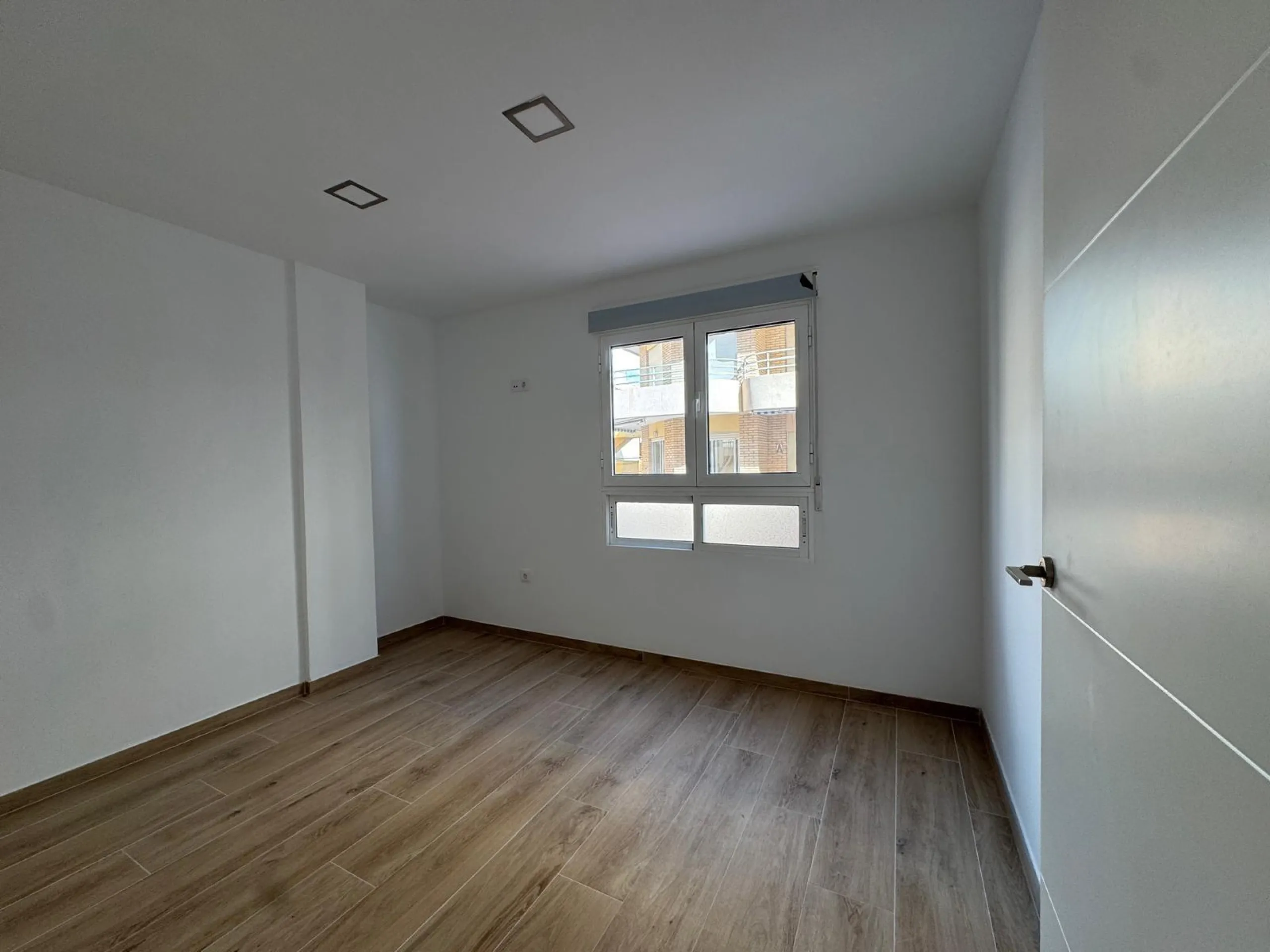 REFORMADO APARTAMENTO EN LA PRIMERA LINEA DE LA MATA CON VISTAS AL MAR. 3 DORM. 2 BAÑOS. SUPERFICIE 105 M2.