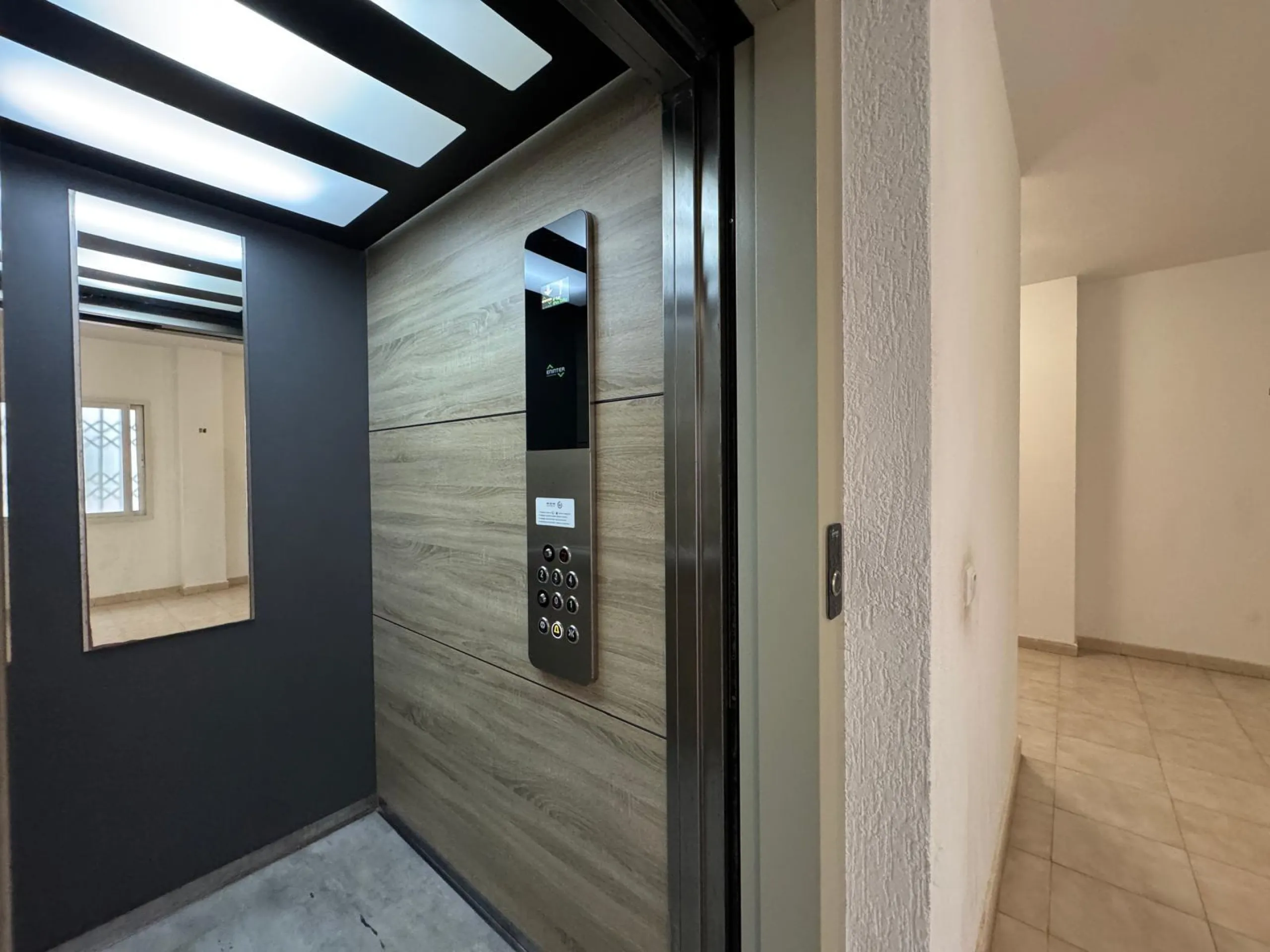 REFORMADO APARTAMENTO EN LA PRIMERA LINEA DE LA MATA CON VISTAS AL MAR. 3 DORM. 2 BAÑOS. SUPERFICIE 105 M2.