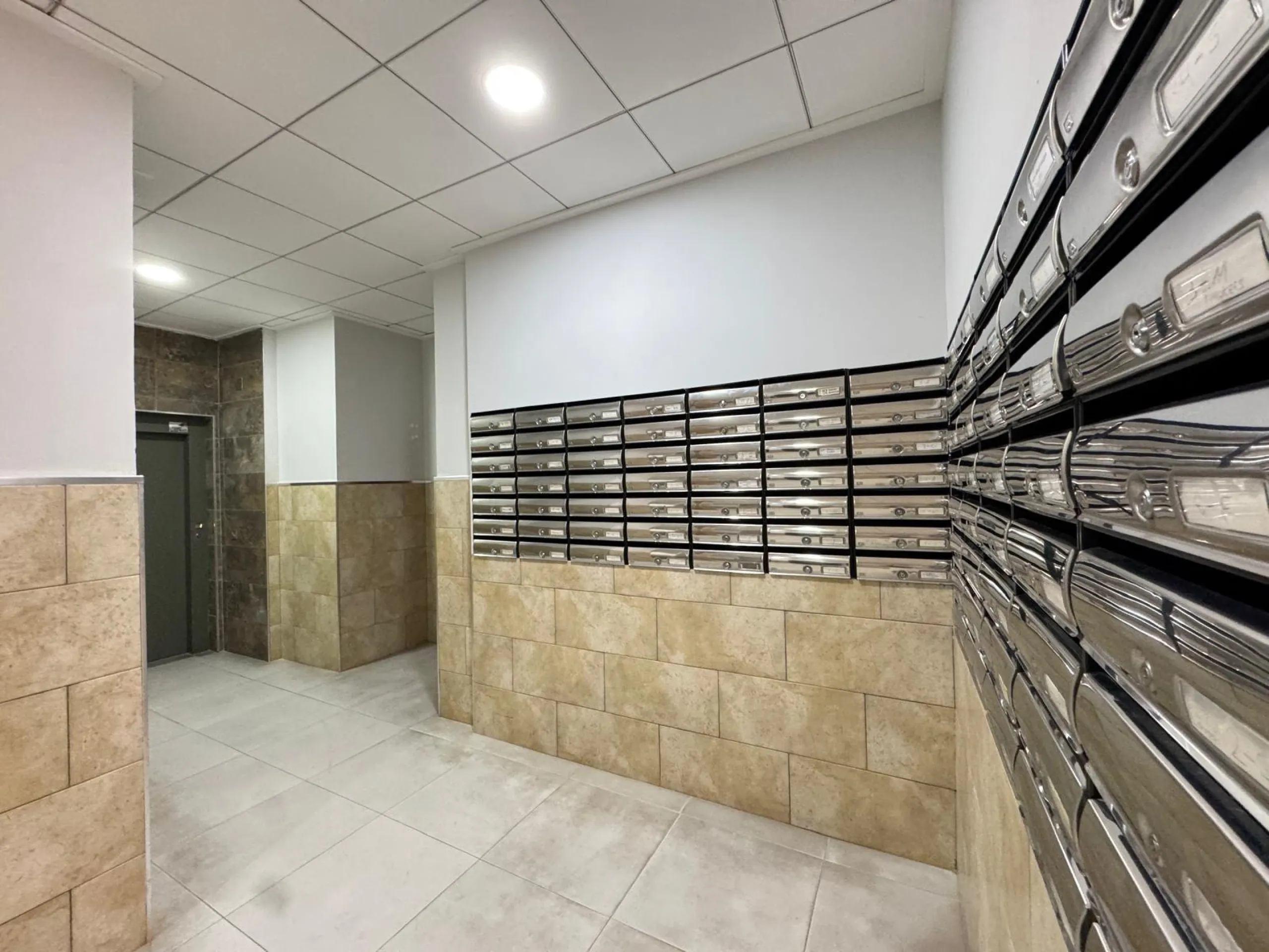 REFORMADO APARTAMENTO EN LA PRIMERA LINEA DE LA MATA CON VISTAS AL MAR. 3 DORM. 2 BAÑOS. SUPERFICIE 105 M2.