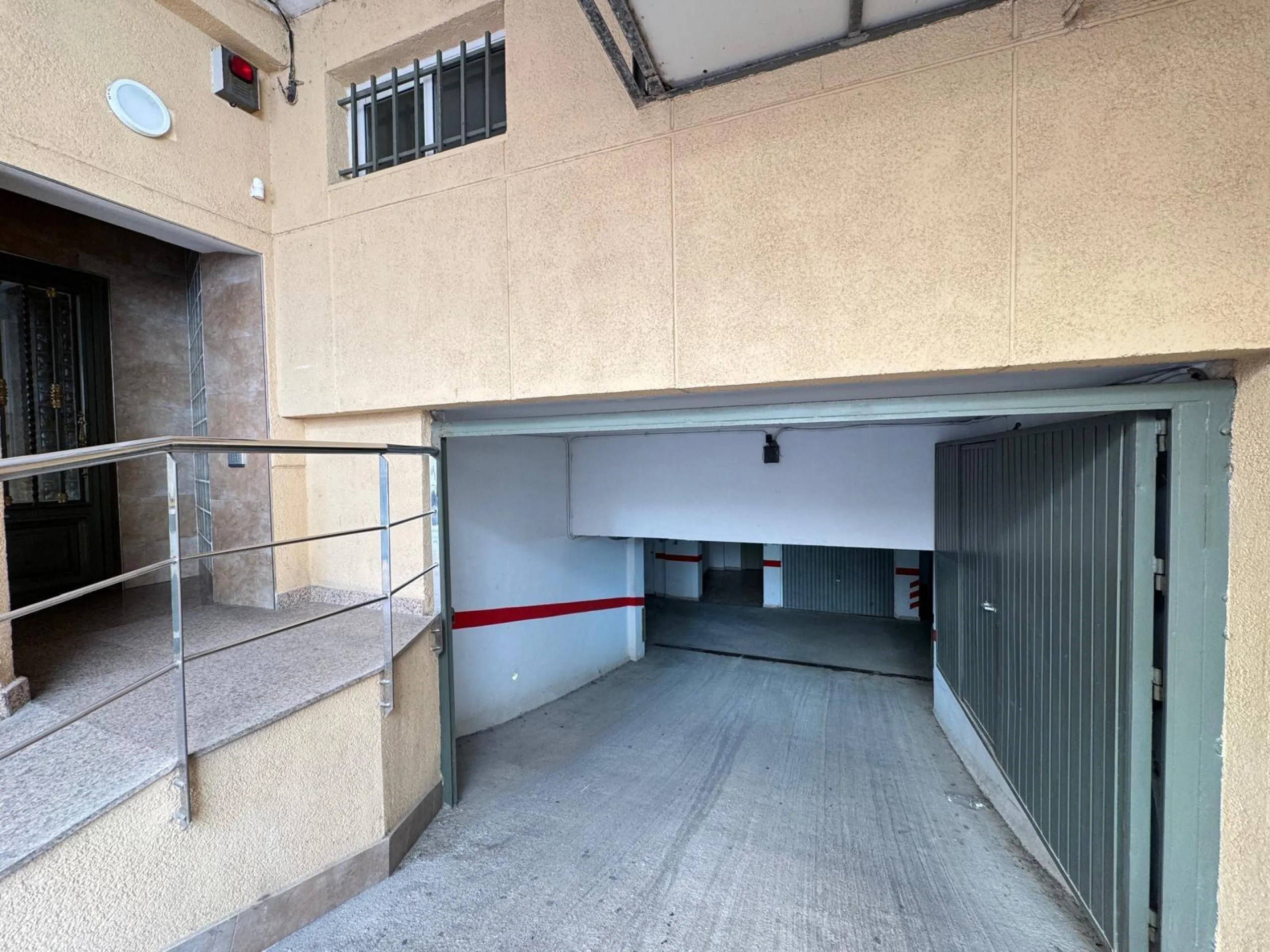 REFORMADO APARTAMENTO EN LA PRIMERA LINEA DE LA MATA CON VISTAS AL MAR. 3 DORM. 2 BAÑOS. SUPERFICIE 105 M2.